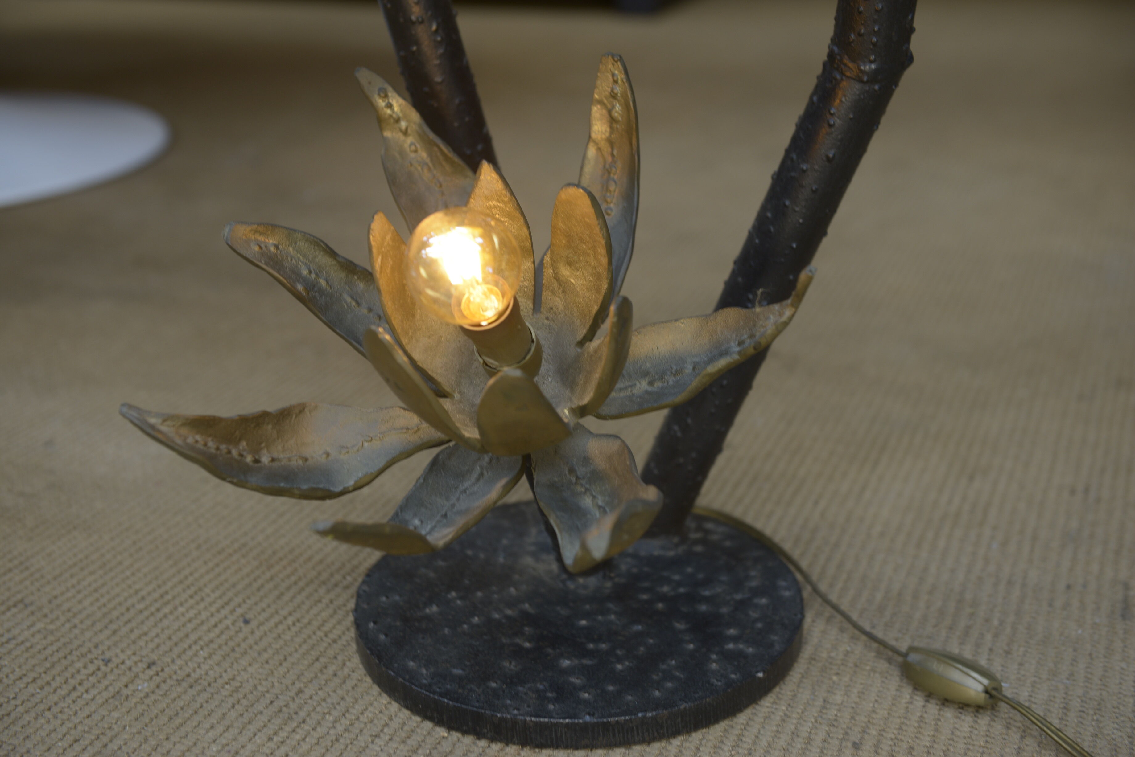 Bronze lamp with 3 Flowers 1960