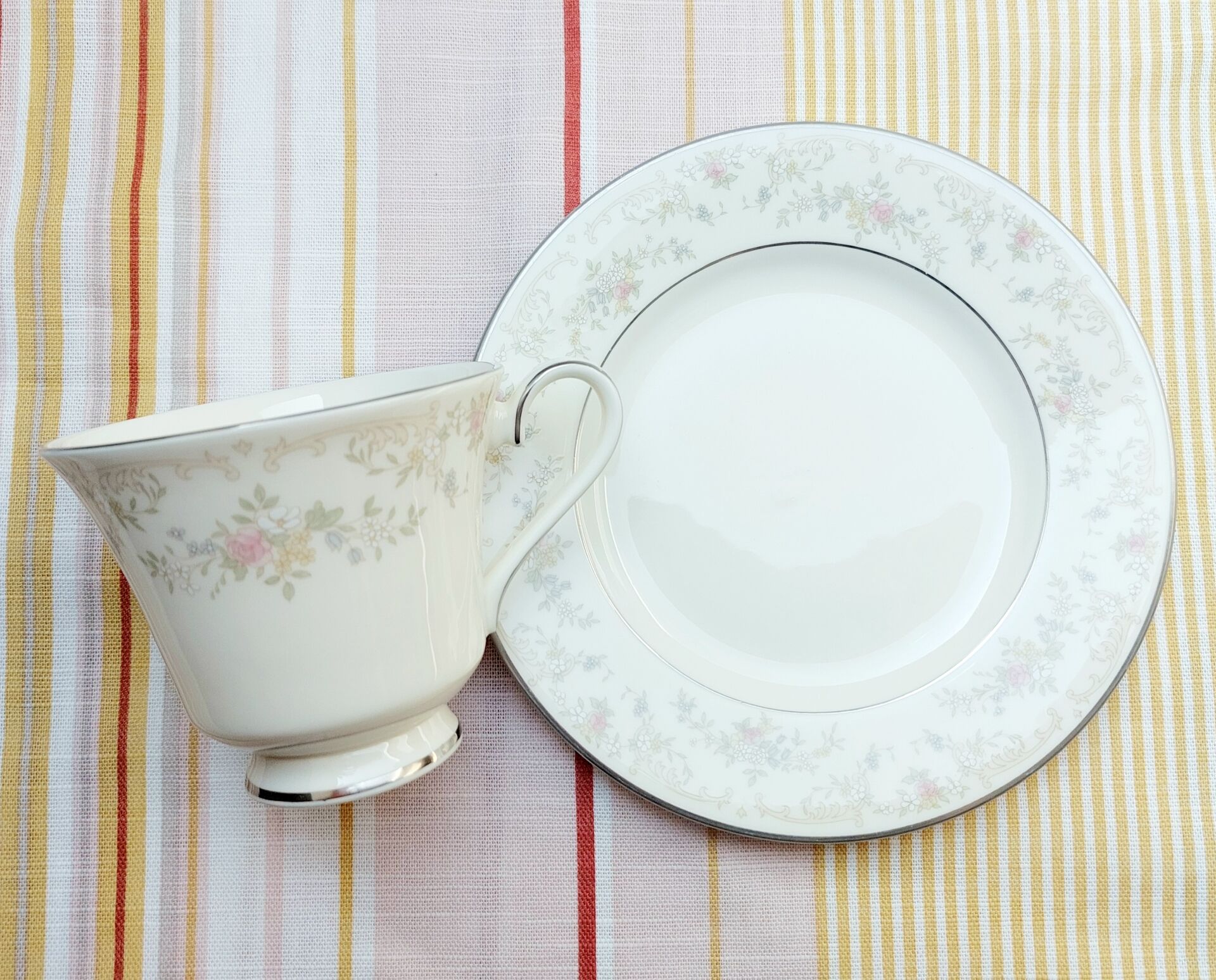 Royal Doulton Romance Collection Diana Cup