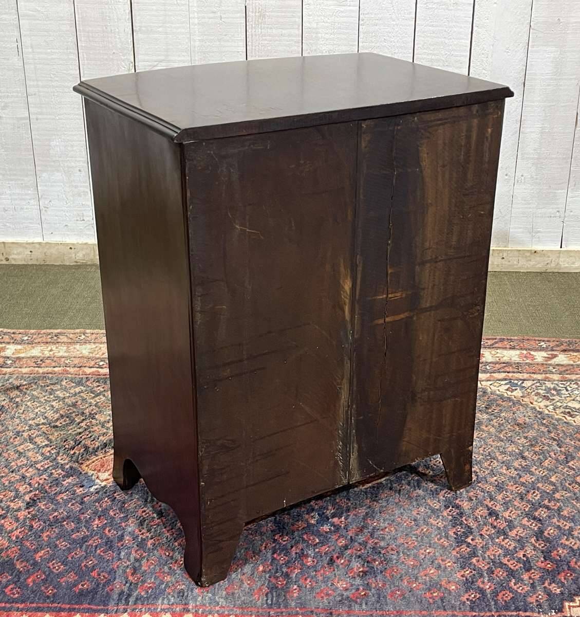 English mahogany chest of drawers from the 1950s