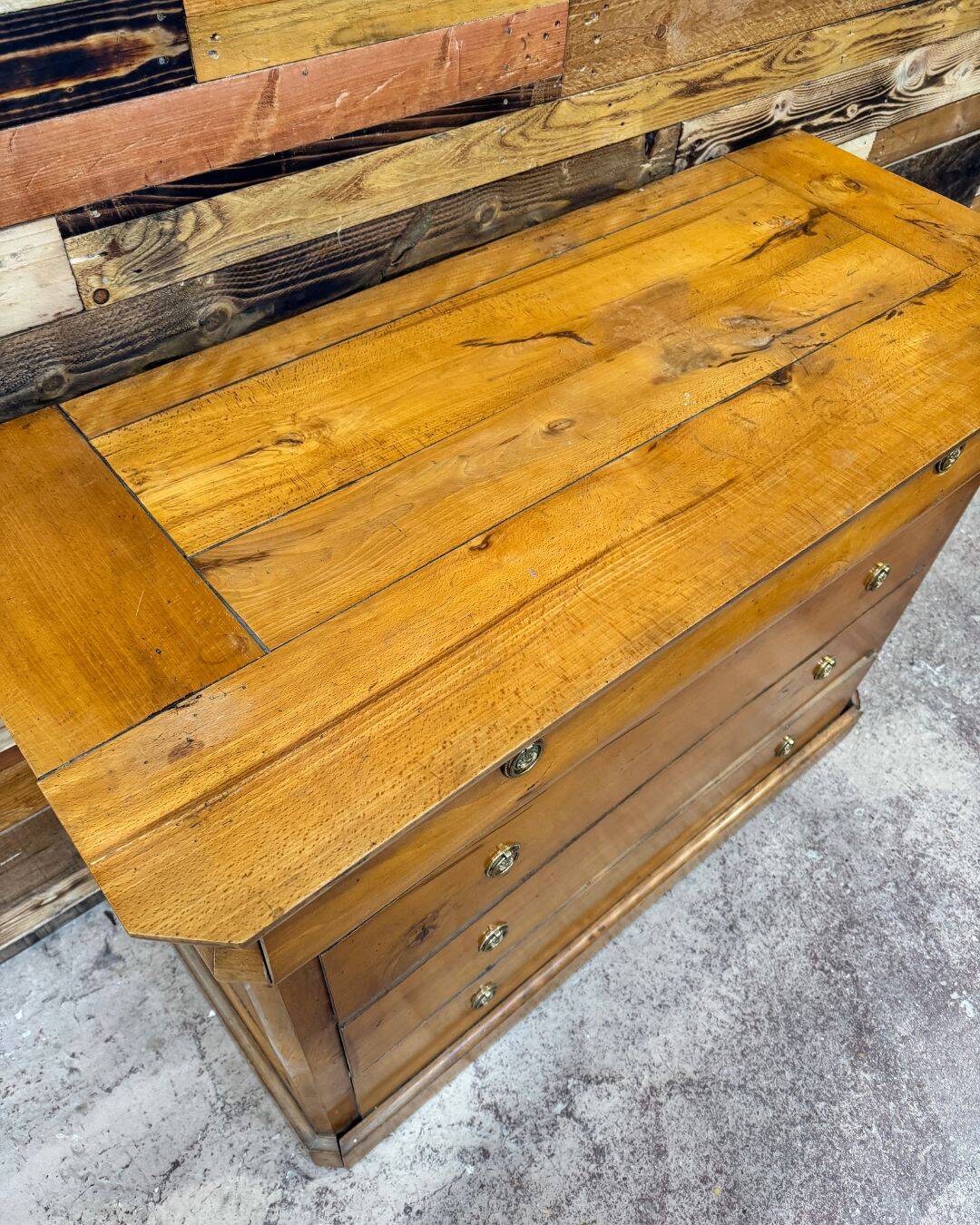 Commode ancienne en merisier