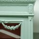 Vitrine à porte vitrée vert menthe de style Louis XVI