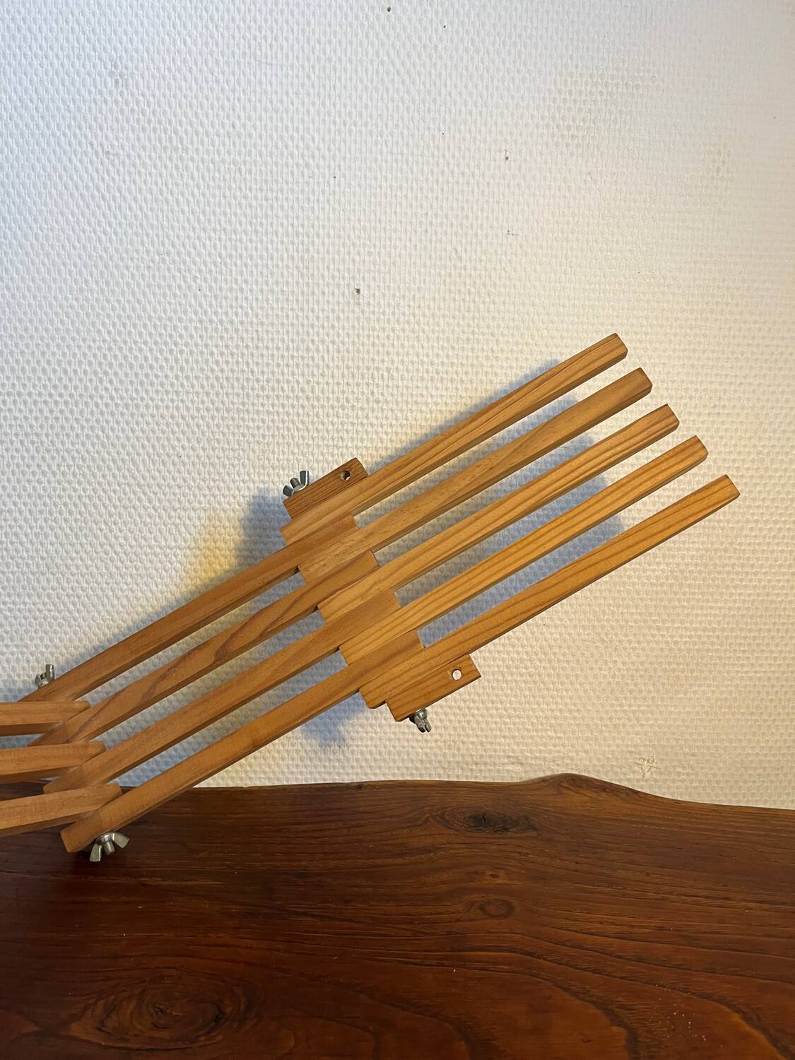 Wooden accordion wall lamp