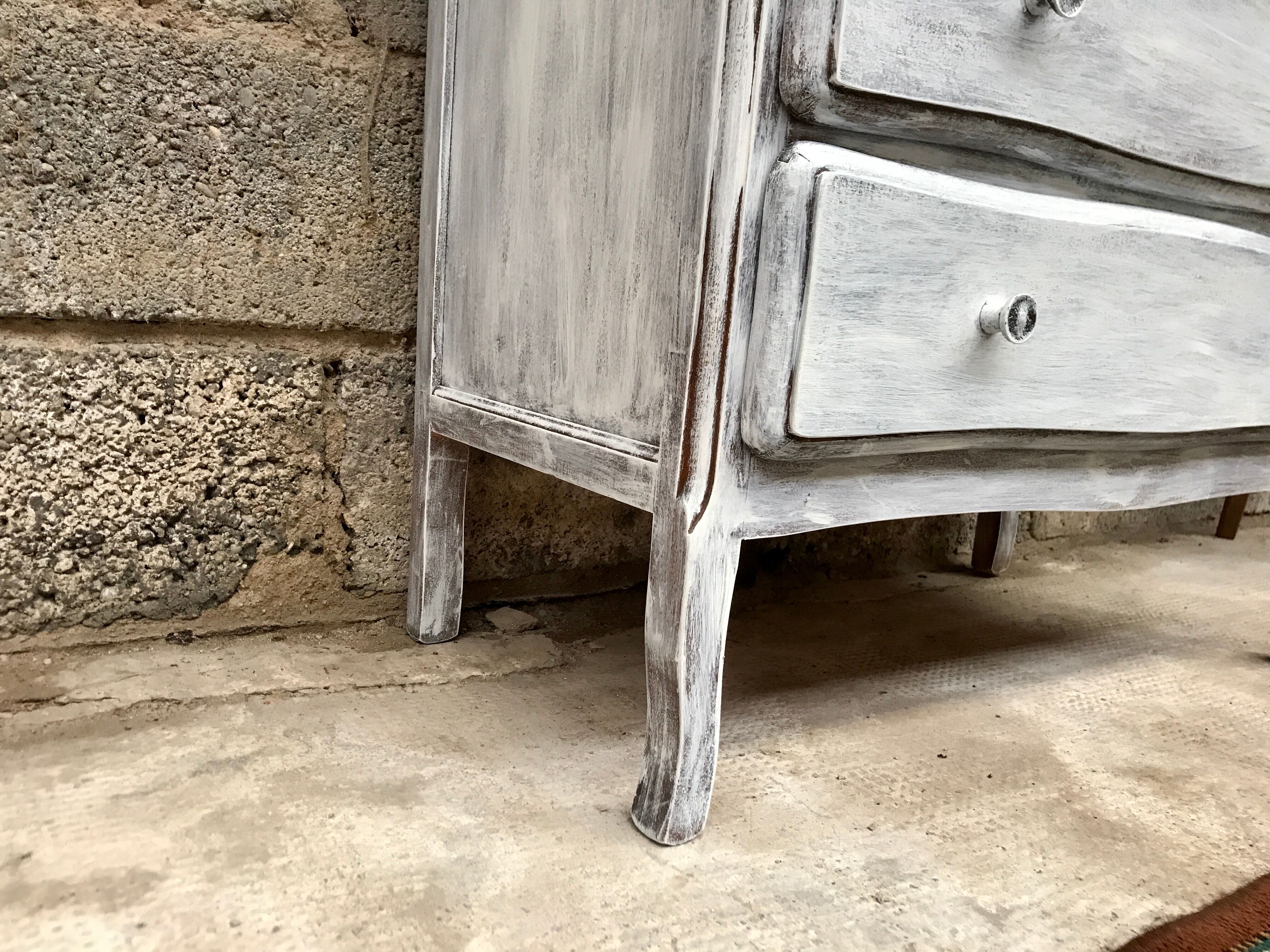 Commode en bois blanche et grise patinée vintage années 70