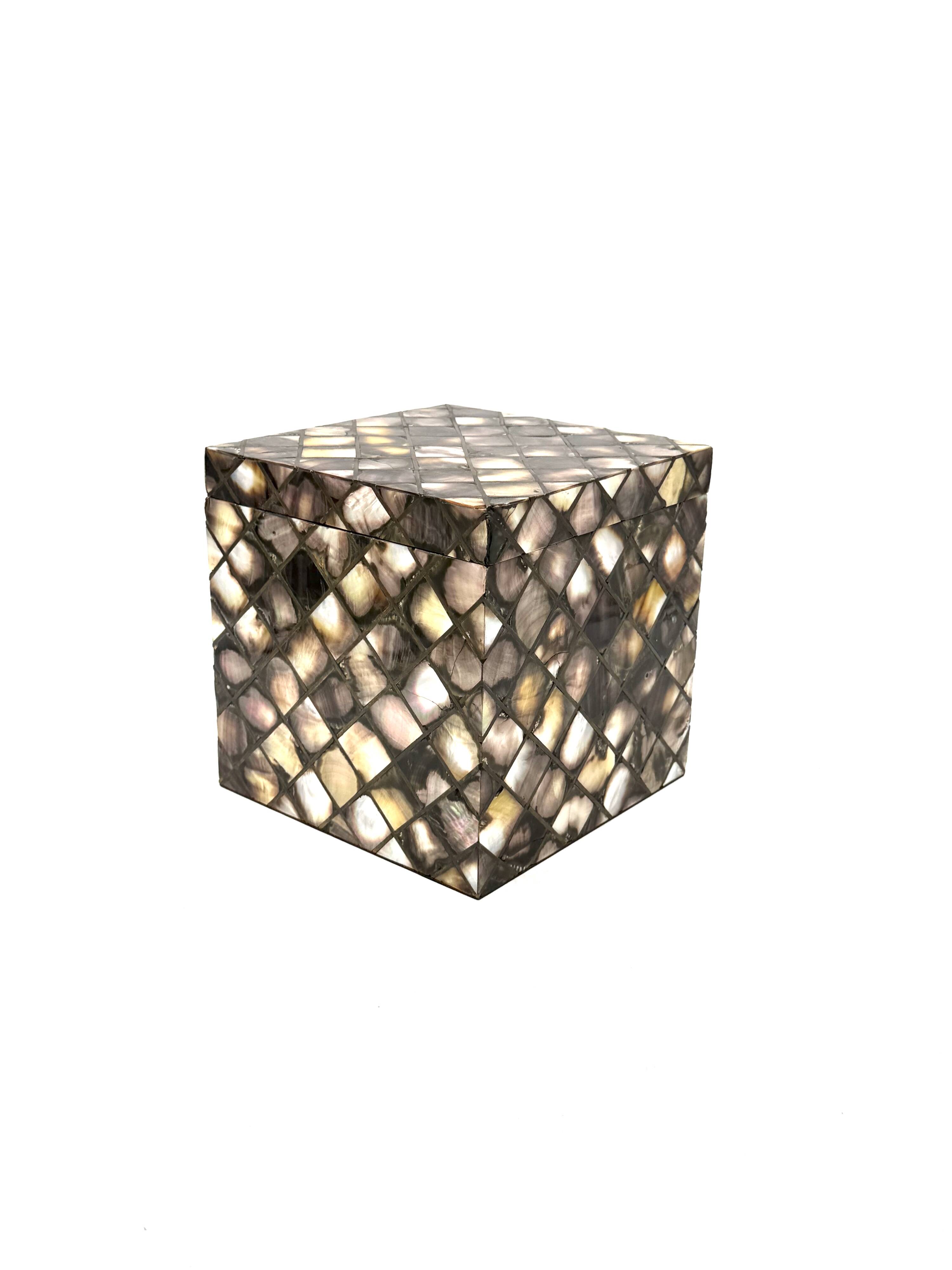 Mid-century mother-of-pearl flakes ice bucket, Italy 1950s