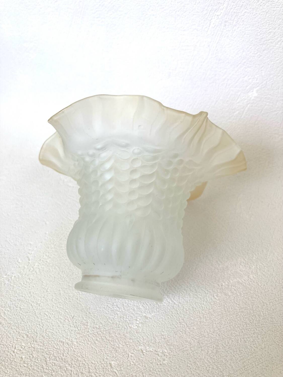 Tulip lampshade, antique frosted glass, white and golden pleated crown