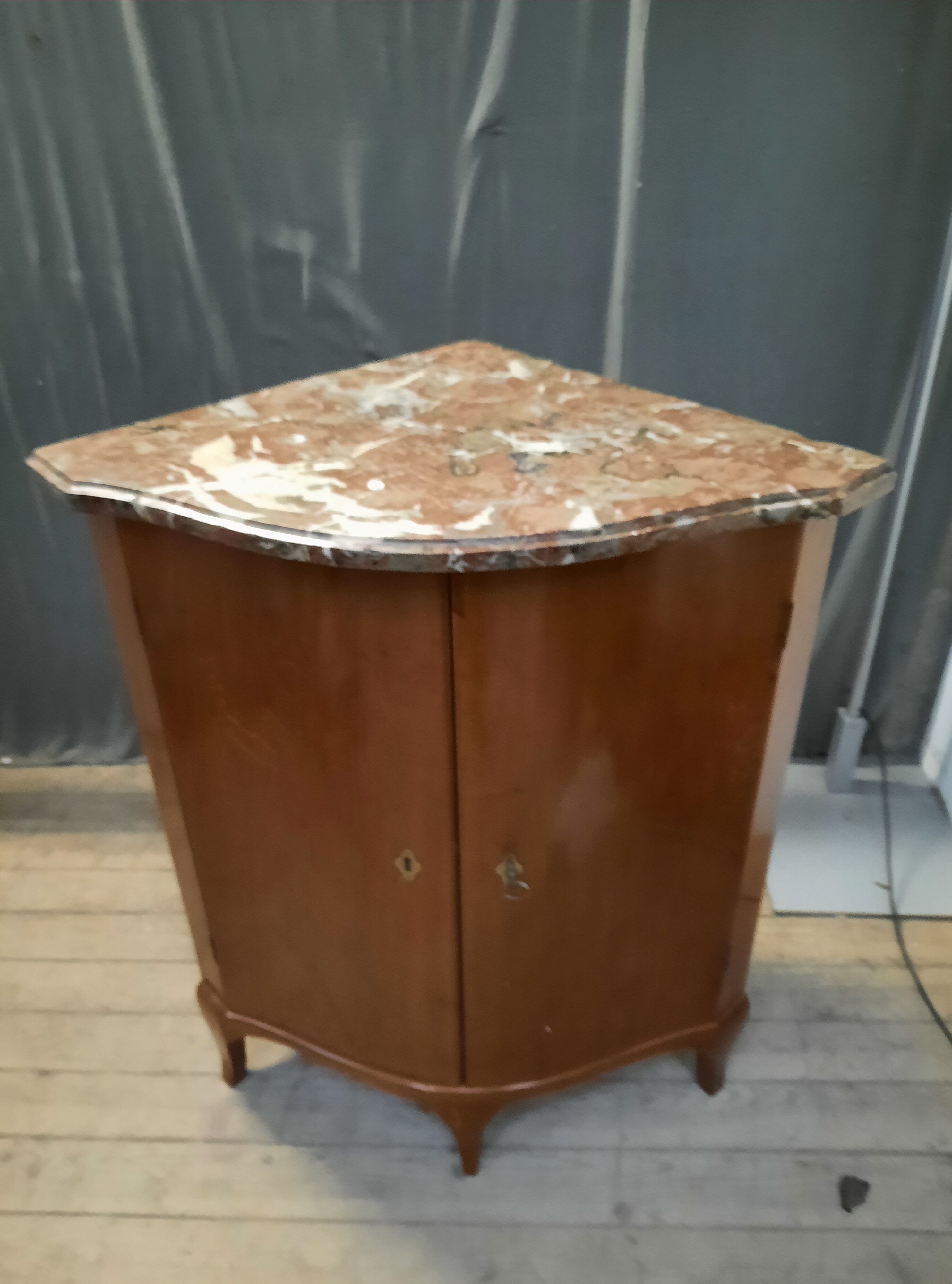 Corner cabinet with 2 doors marble top