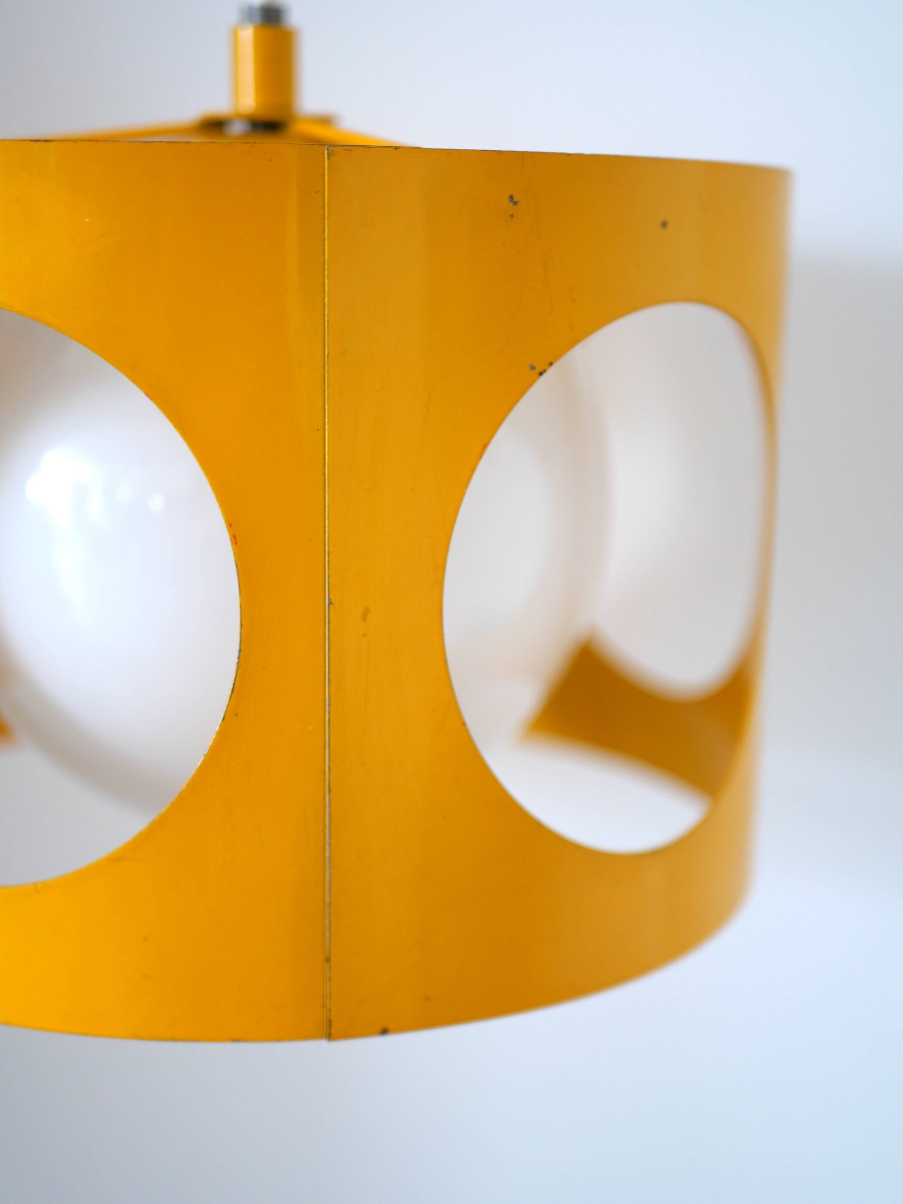 Yellow metal Disderot suspension