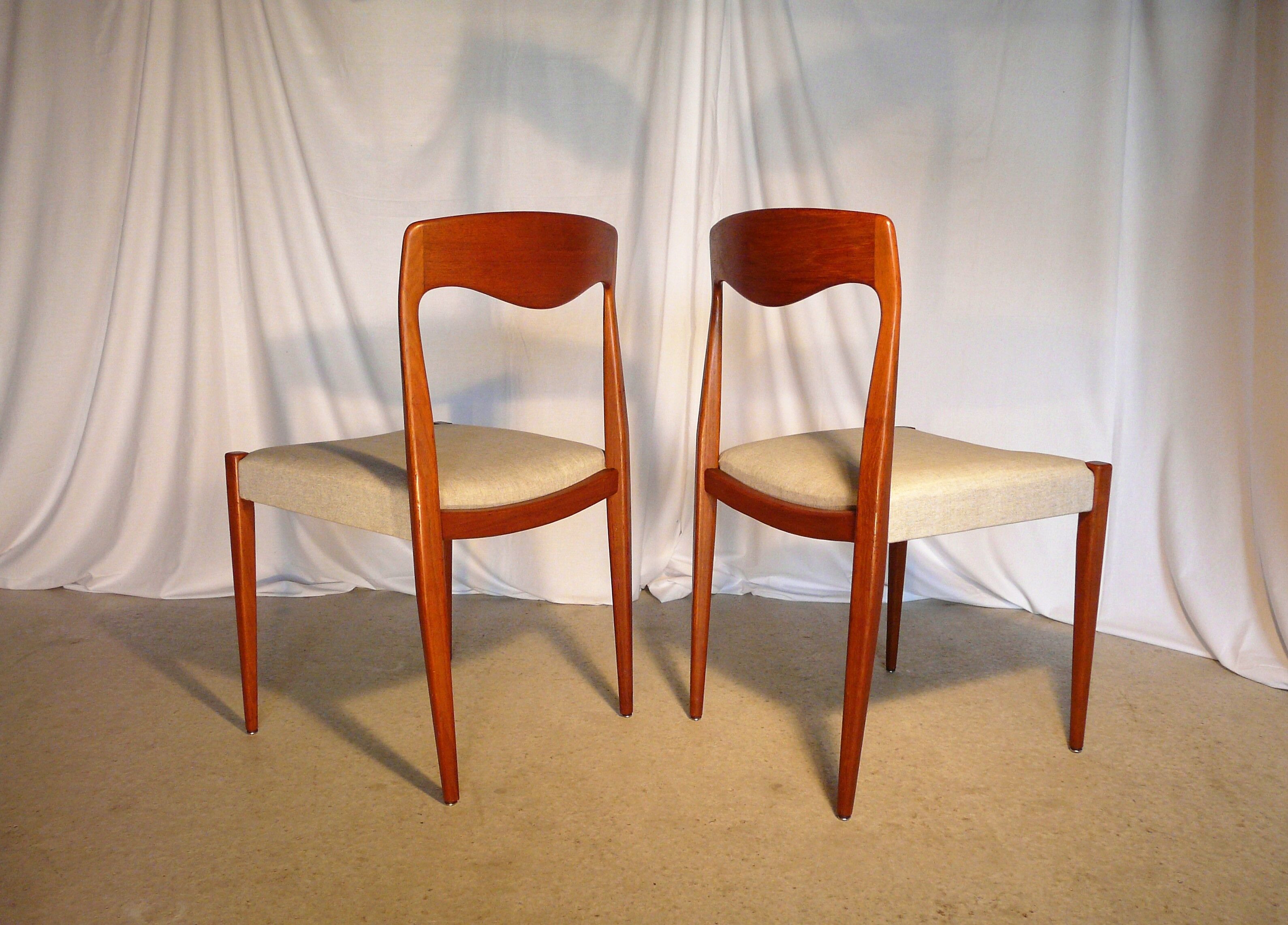 Set of 6 scandinavian teak chairs