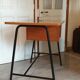 Bureau style moderniste pieds compas