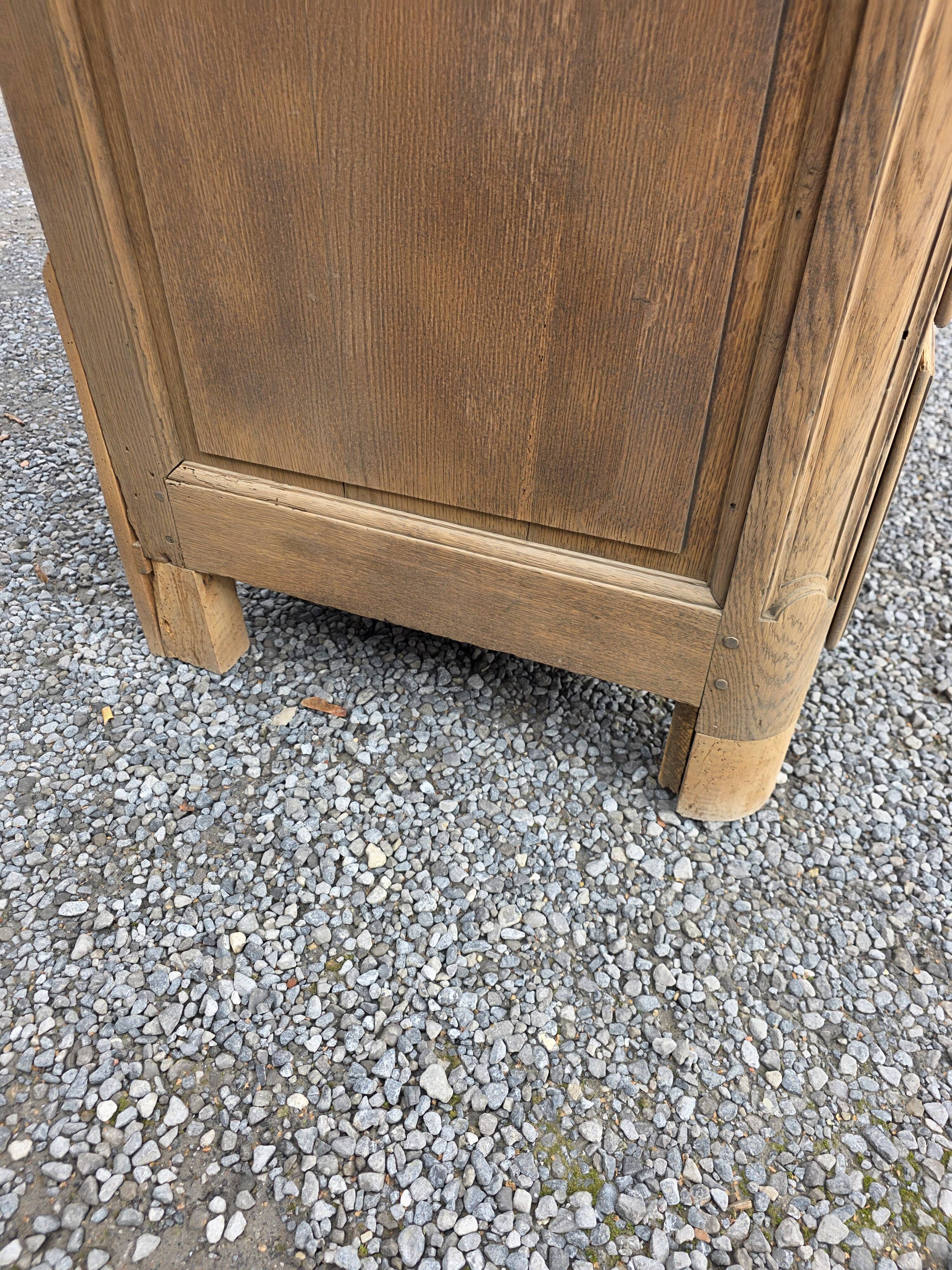 18th-century Louis XV oak commode