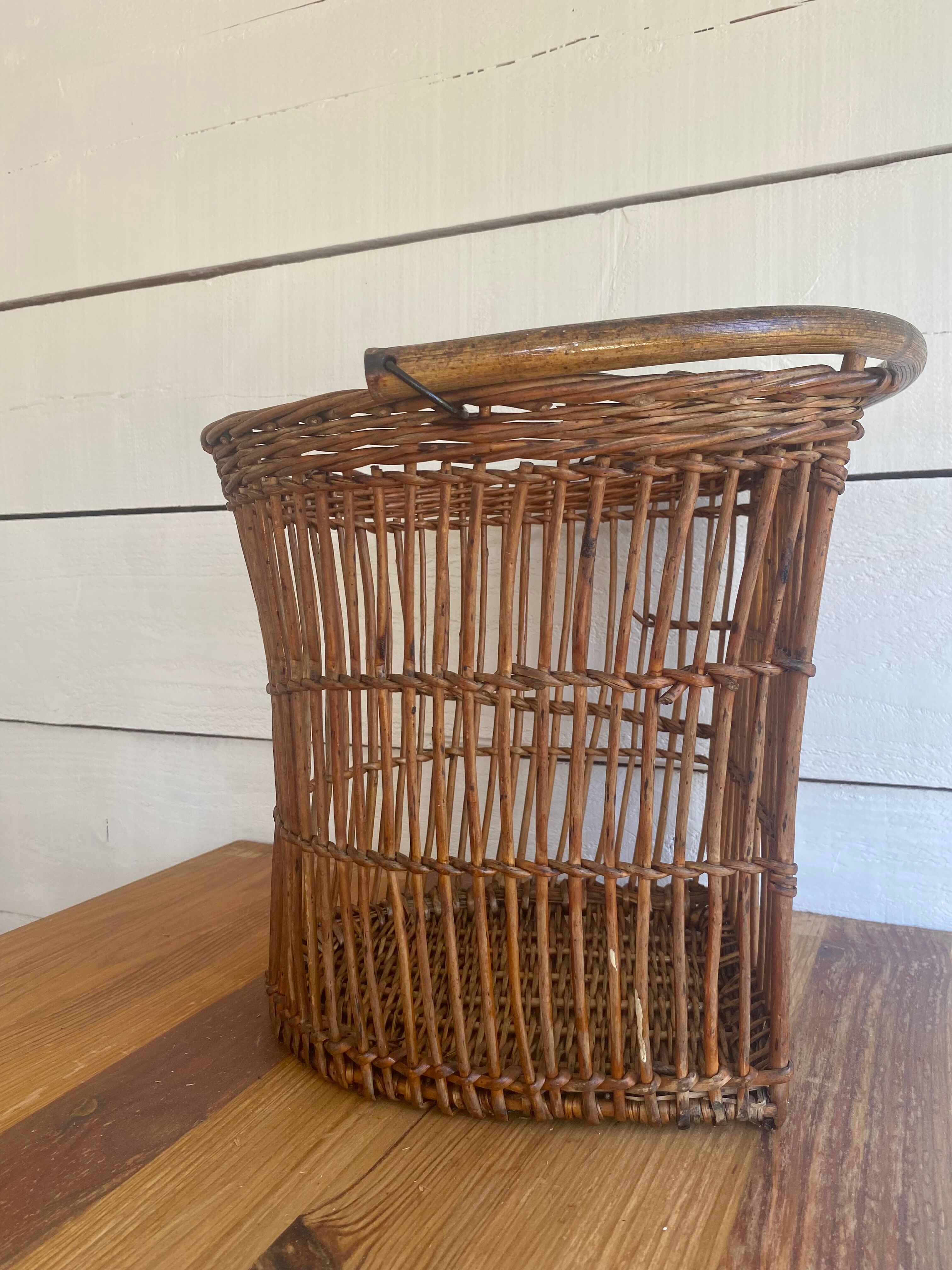 Winemaker's basket with handle