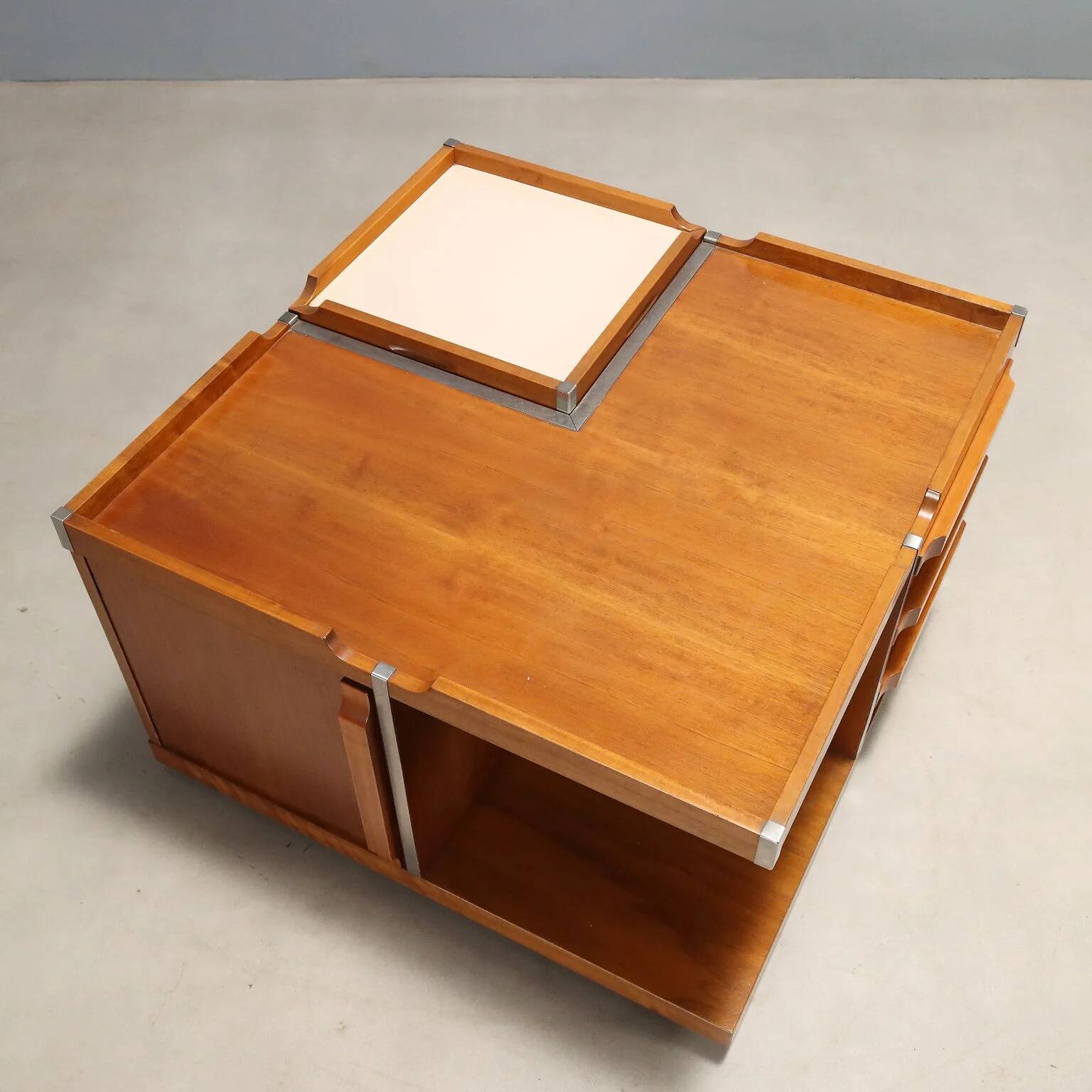 Vintage coffee table in Tanganyika walnut, Italian design, 1970s.