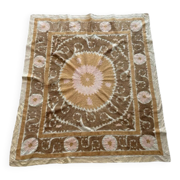 Nappe brodée à la main vintage 136x158 cm