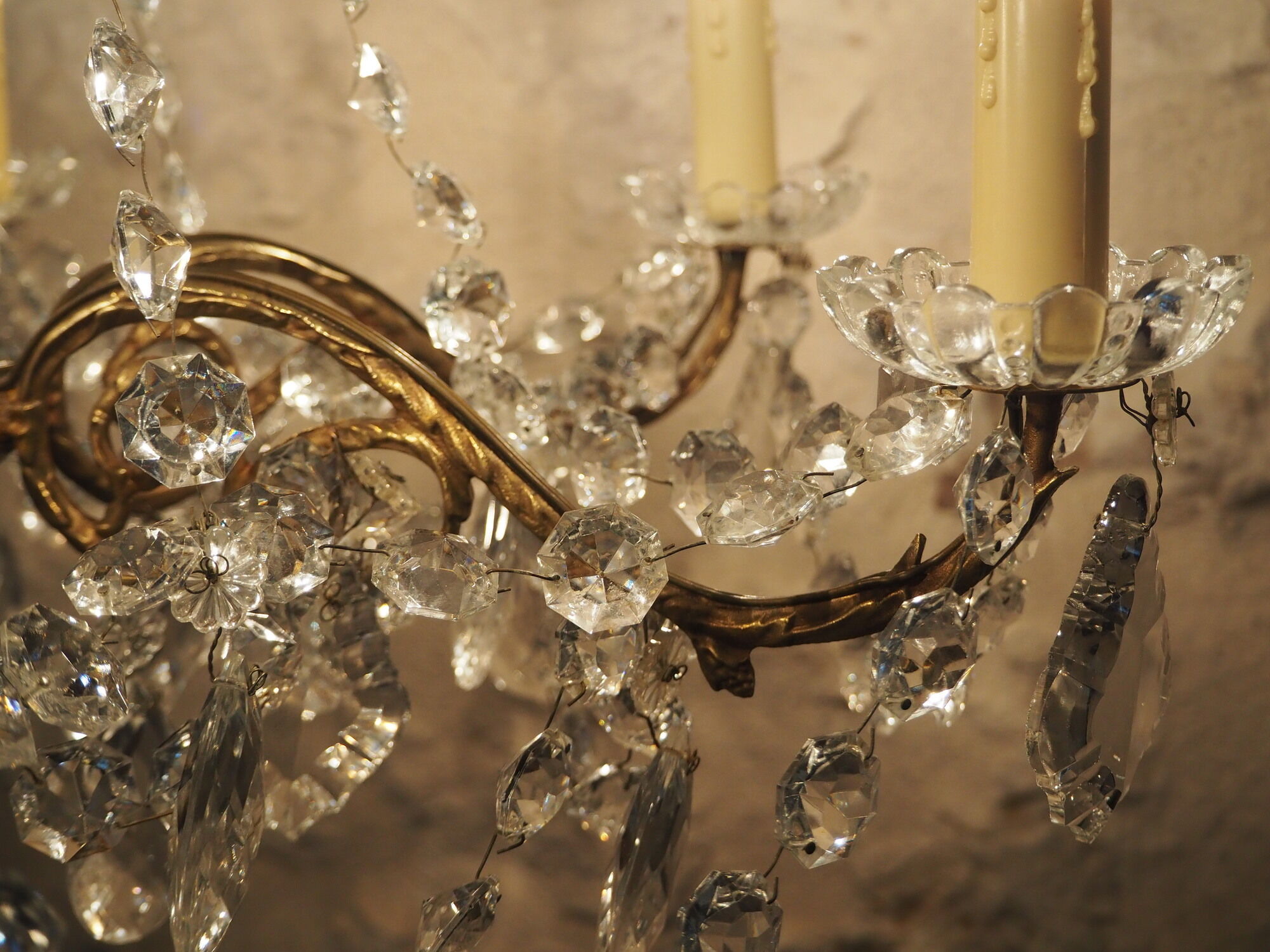 Ancient bronze and pampilles chandeliers with facets and crystal cups - old style - 6 fires