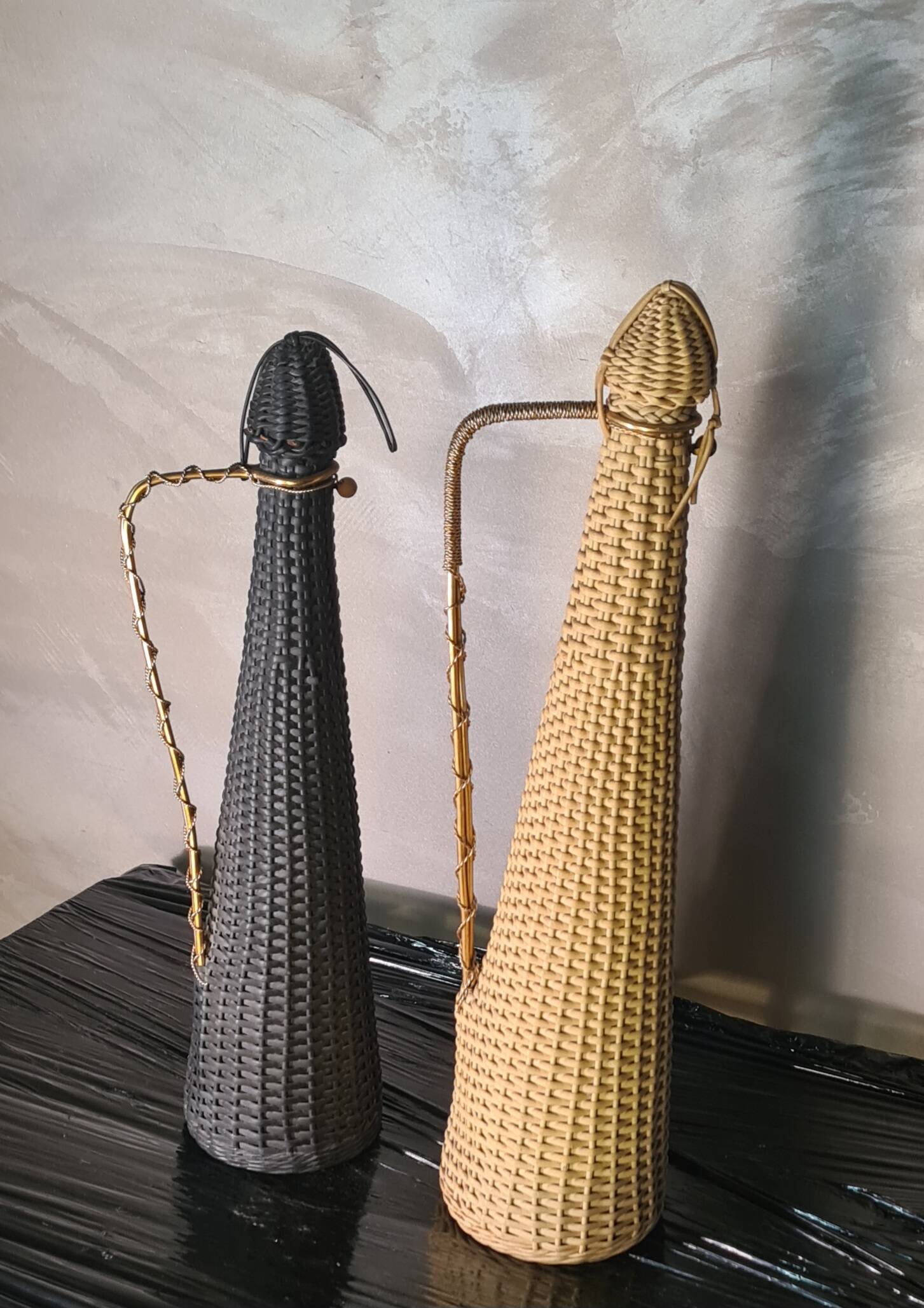 Lot of Scoubidou bottles from the 1960s to the 1970s, 1 black and 1 cream 44x10