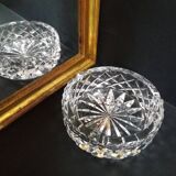 Empty chiseled crystal pocket