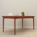 Table en teck, design danois, années 60, fabriquée au Danemark