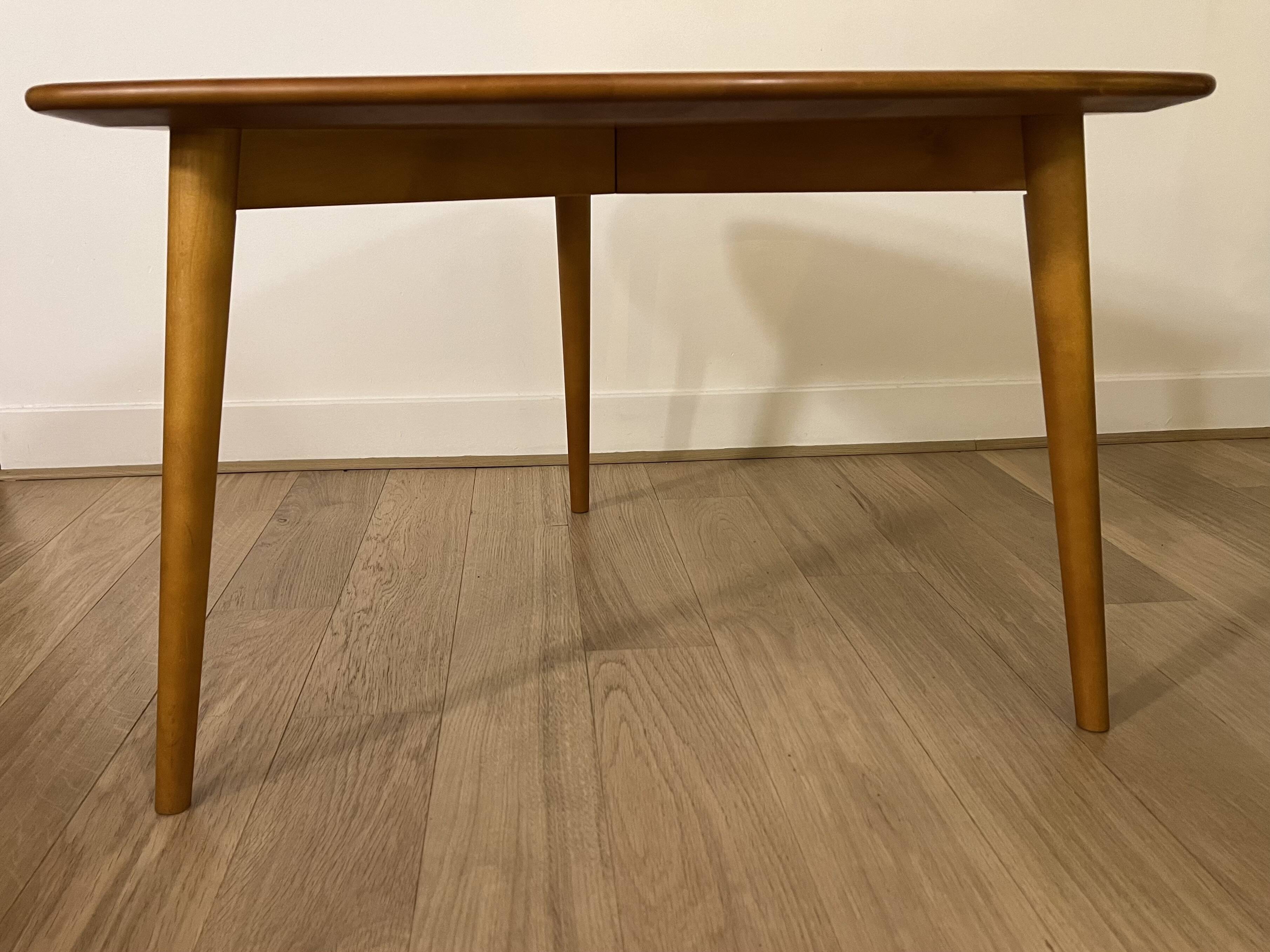 Scandinavian coffee table 3 legs - Stolab