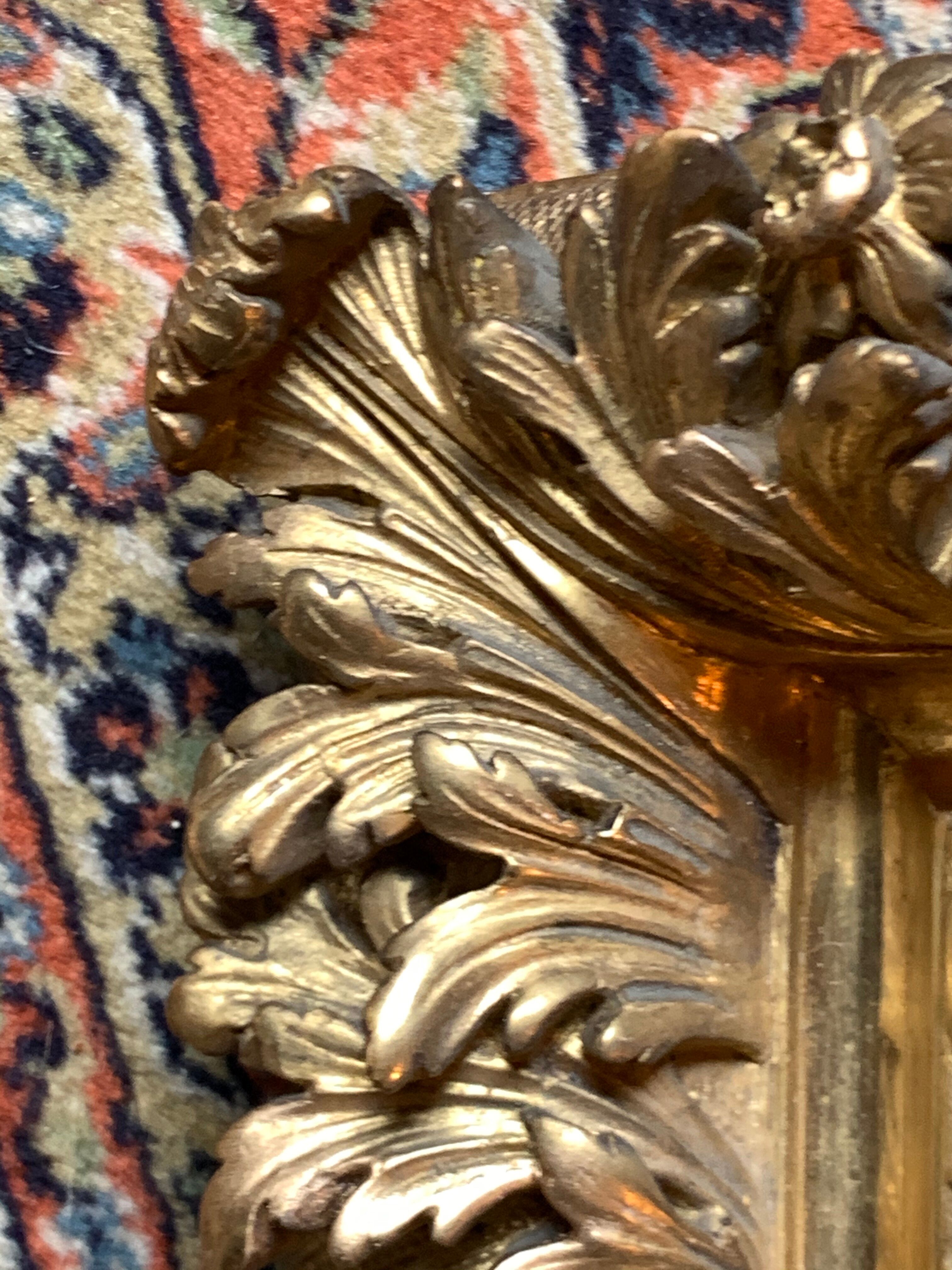 Portrait of man 19th in its frame