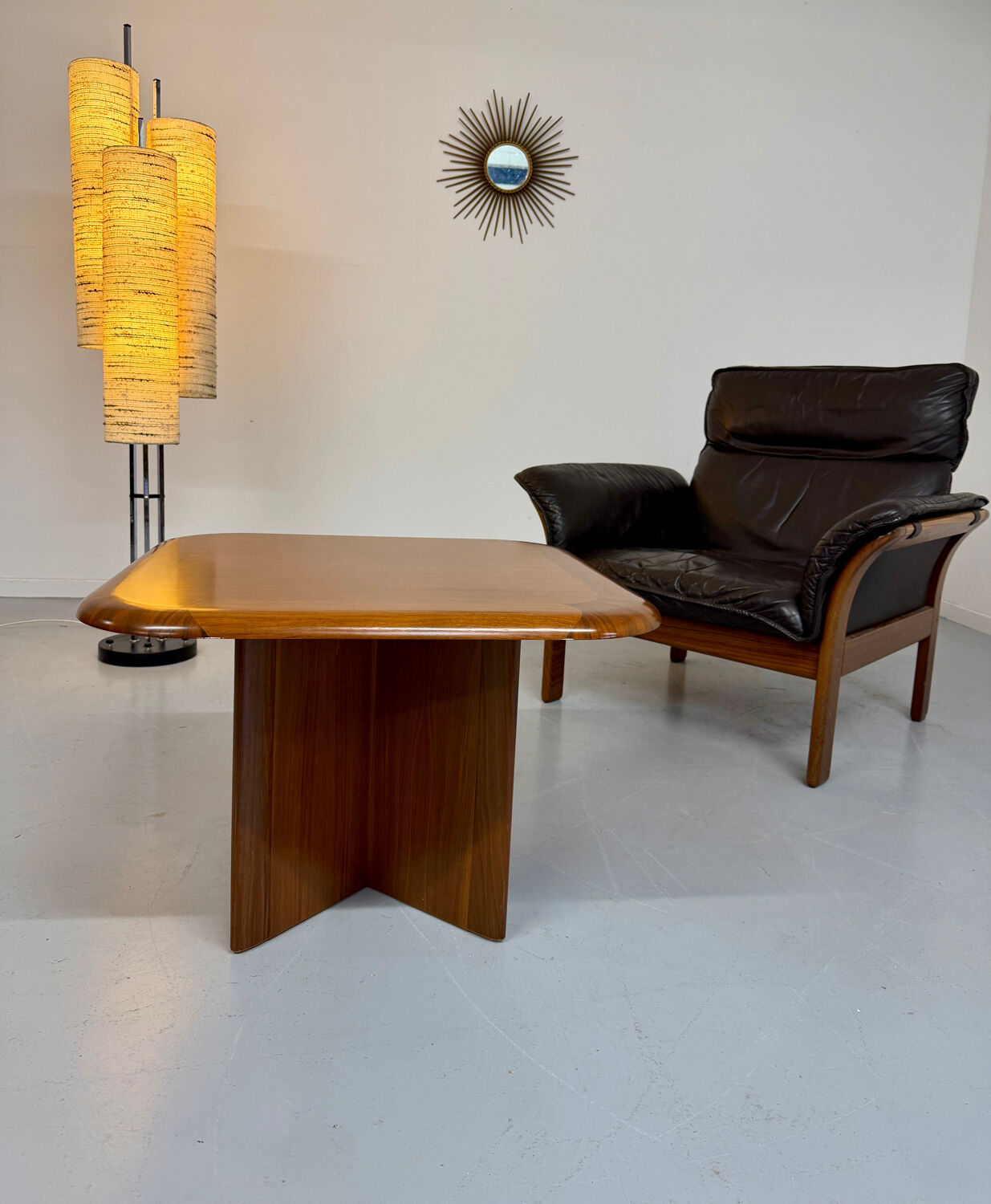 Vintage 70s Dreipunkt Scala design armchair in black leather and teak.
