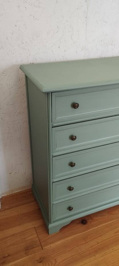 Chest of drawers