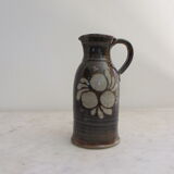 Sandstone pitcher