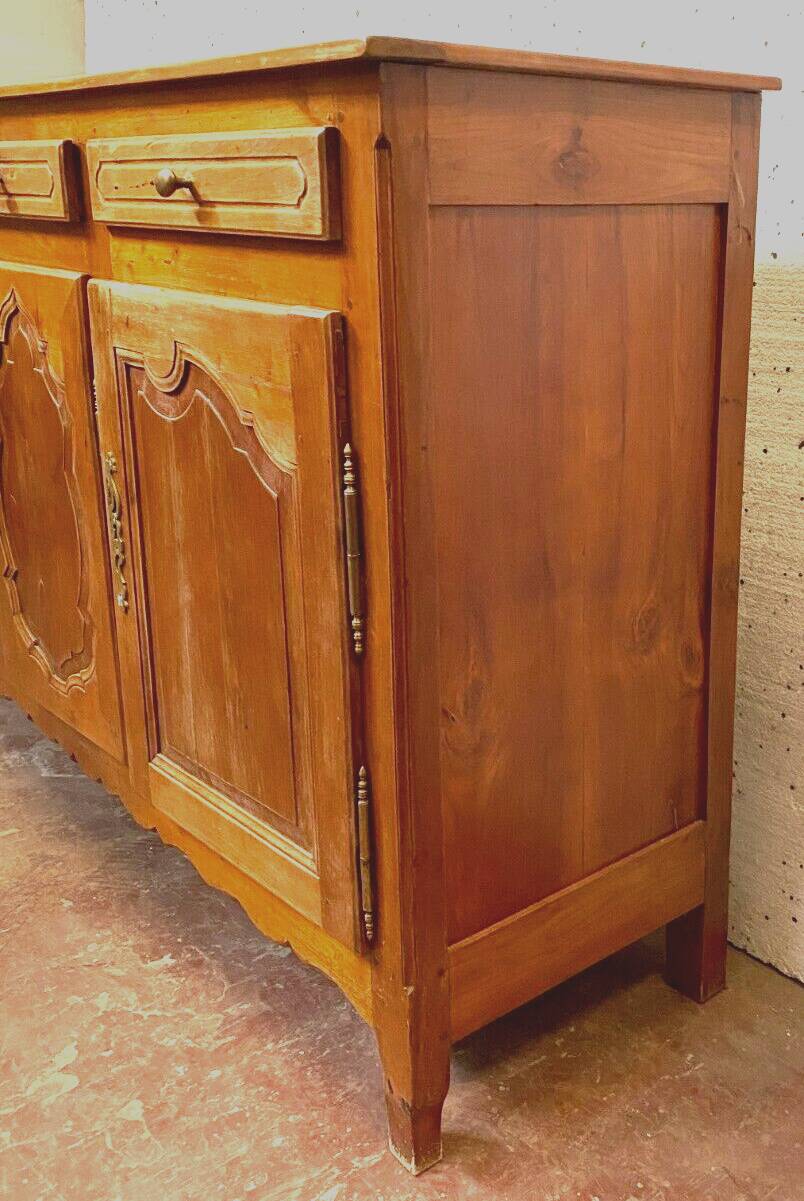 Enfilade trois portes de style Louis XV en merisier massif XX siècle