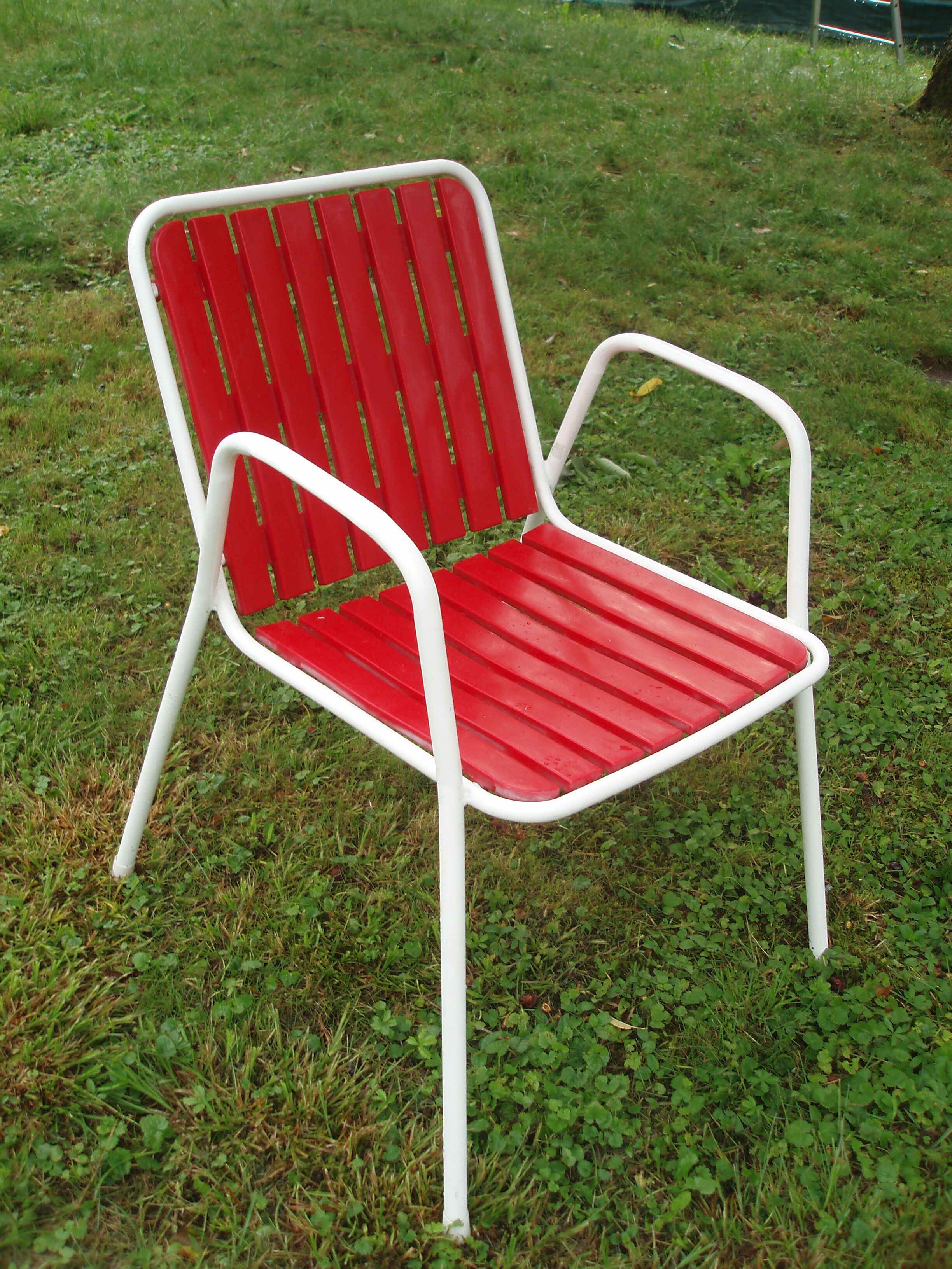 4 armchairs EMU model Rio Italian vintage 2 red and 2 white