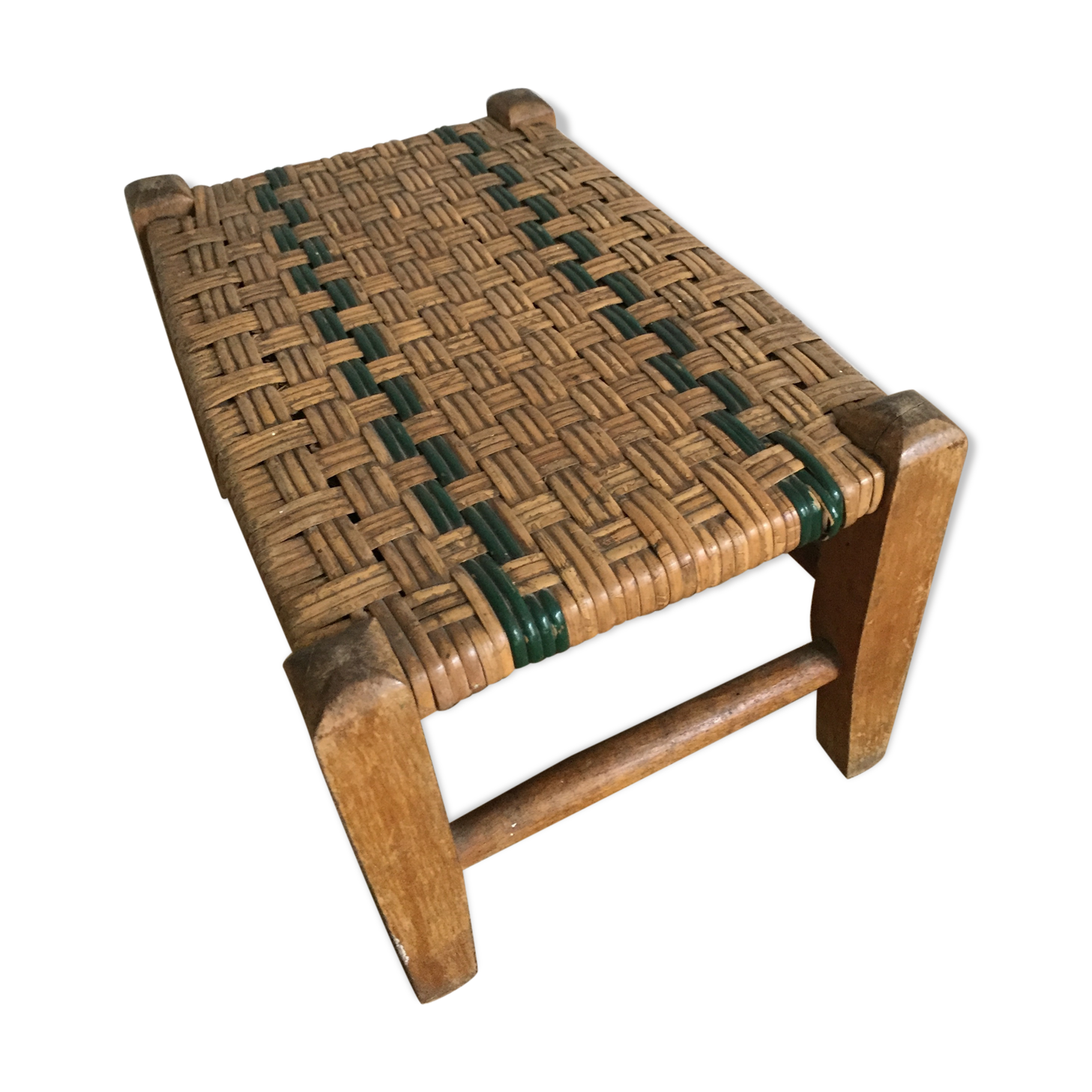 Small bench straw braided