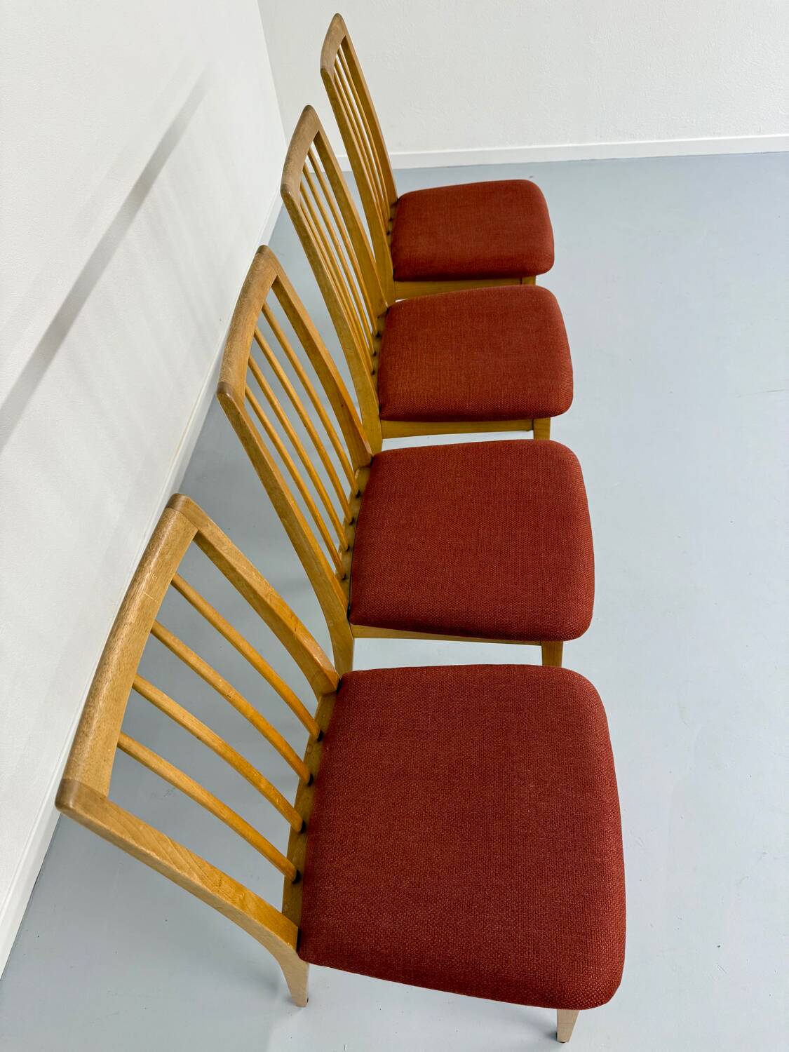 Set of 4 chairs in solid beech and vintage orange fabric, 70s design