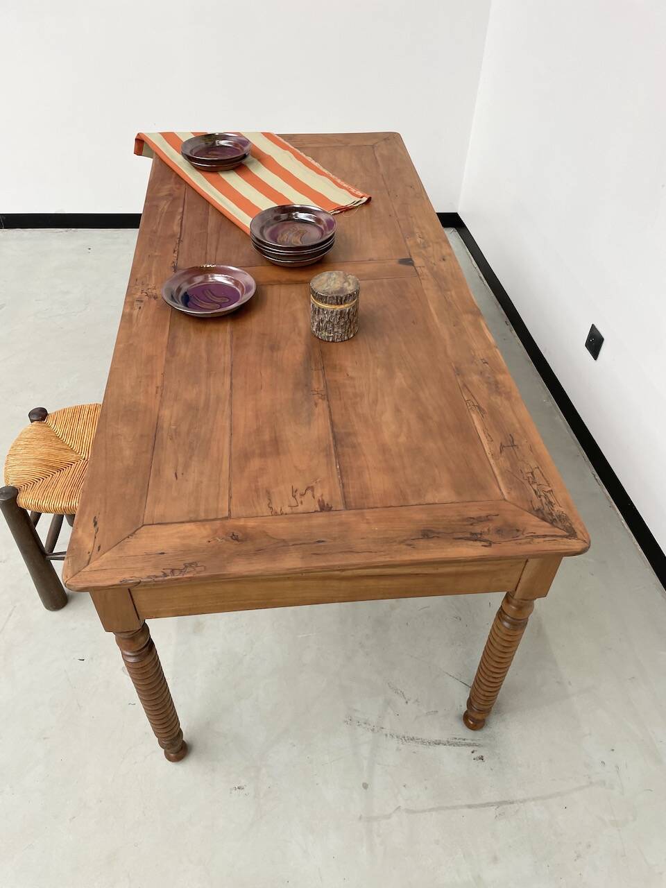 Walnut silk table 1900