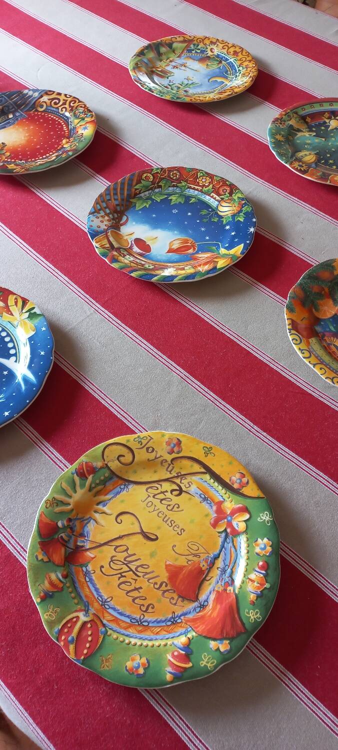 Set of 8 Gien Noël plates
