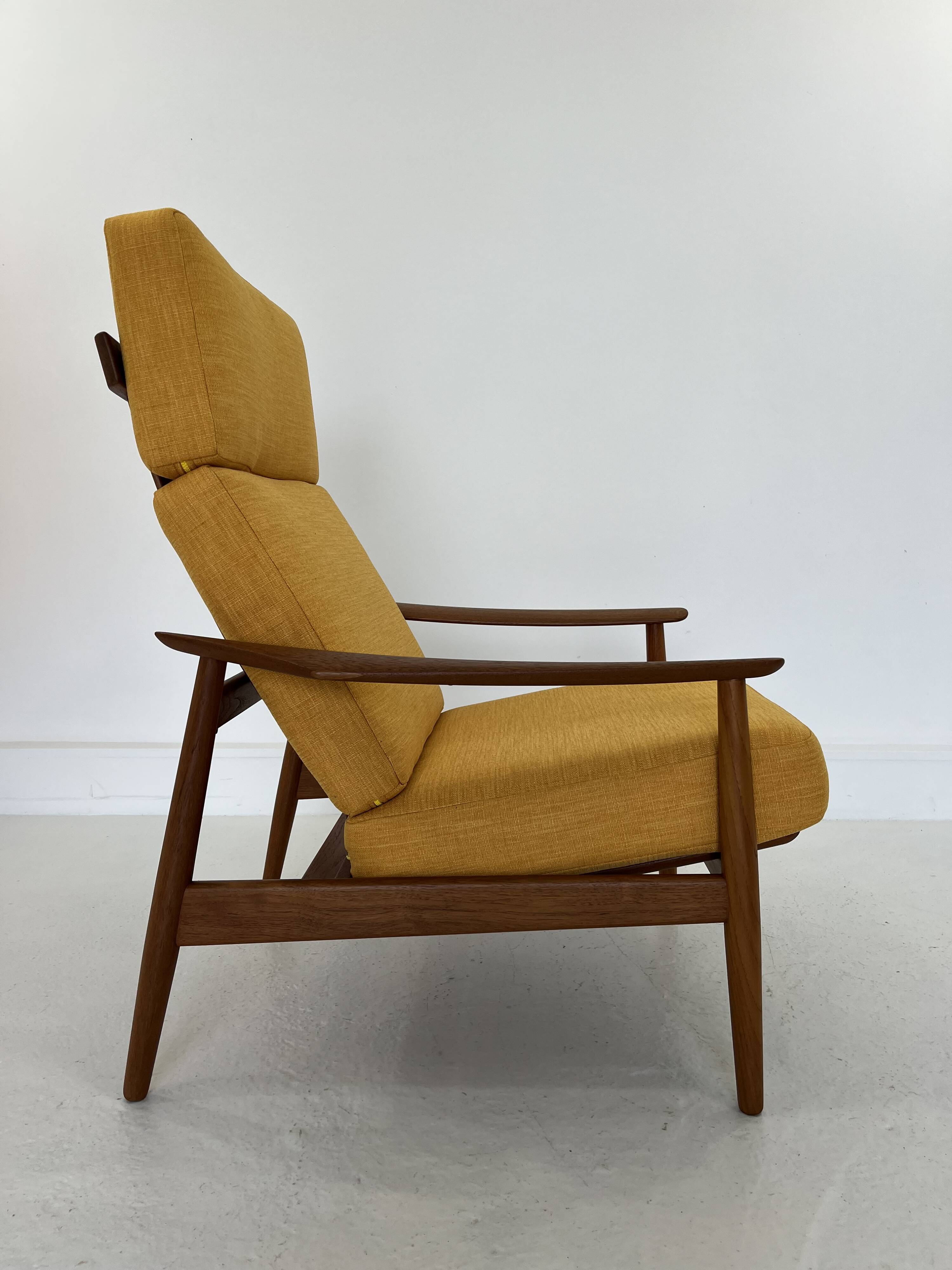Fauteuil FD 164 en teck par Arne Vodder pour France & Son