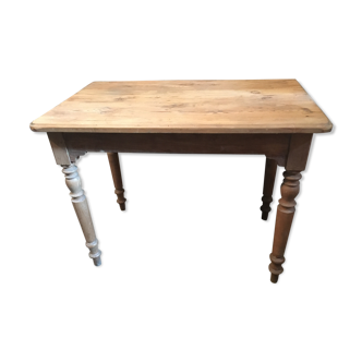 Ancienne table de bistrot en bois