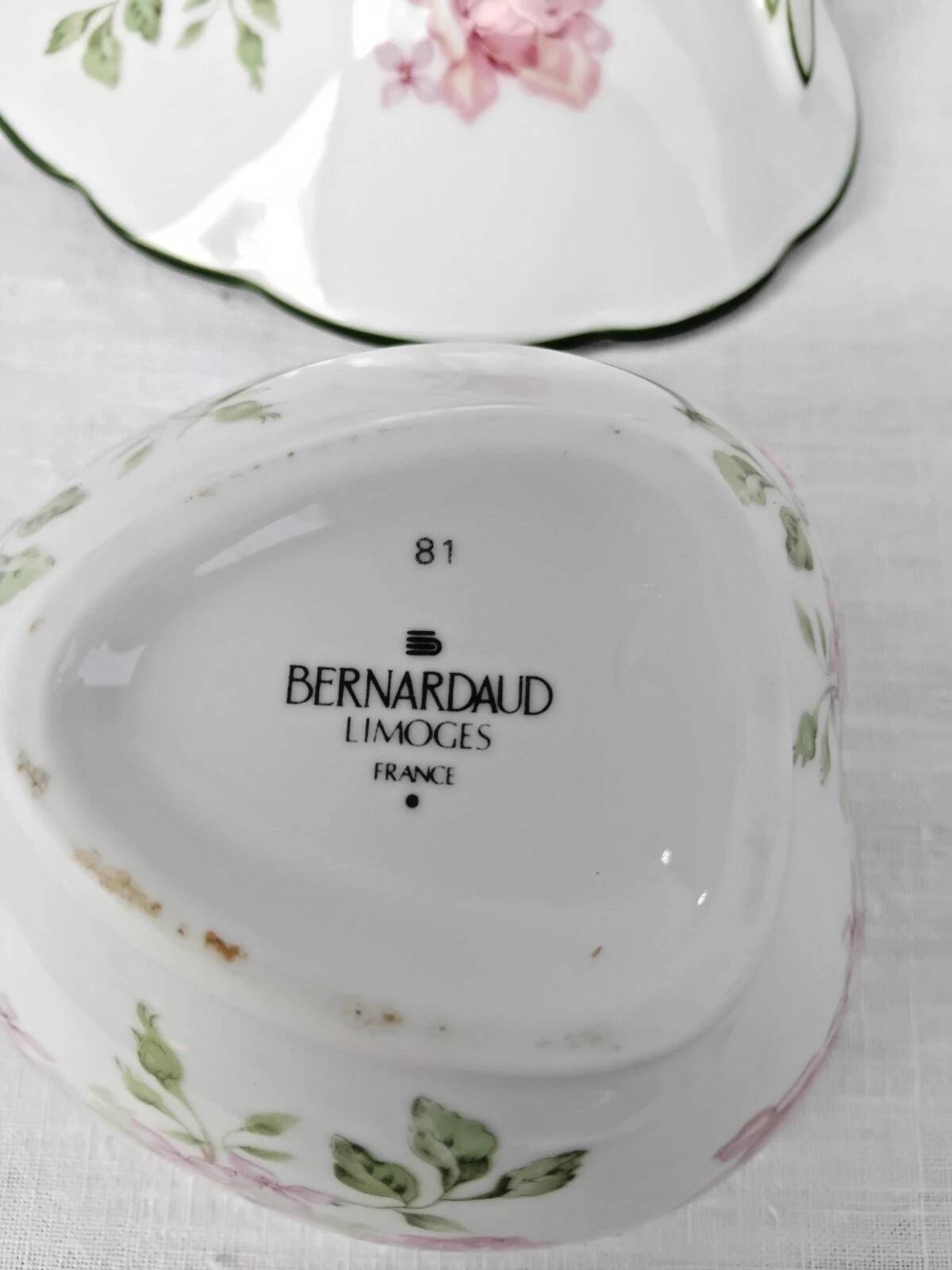 Sugar bowl with its lid in Limoges porcelain by Bernardaud.