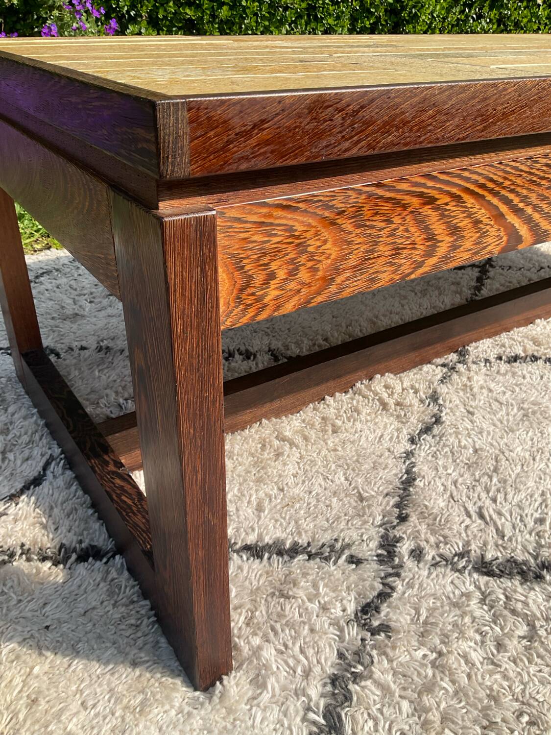 Vintage coffee table in rosewood and ceramic.