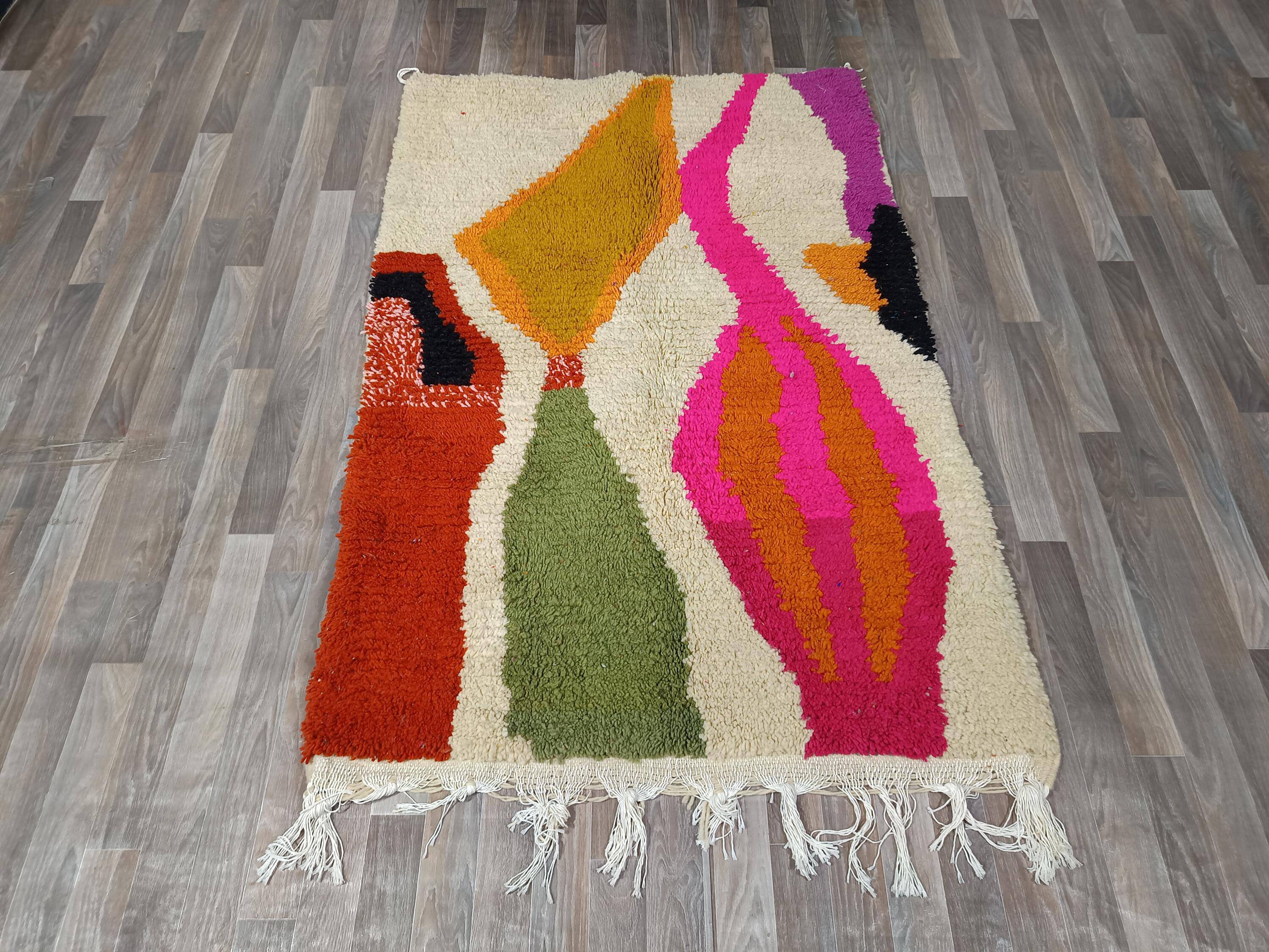 Handmade traditional carpet 250cm x 150cm Moroccan