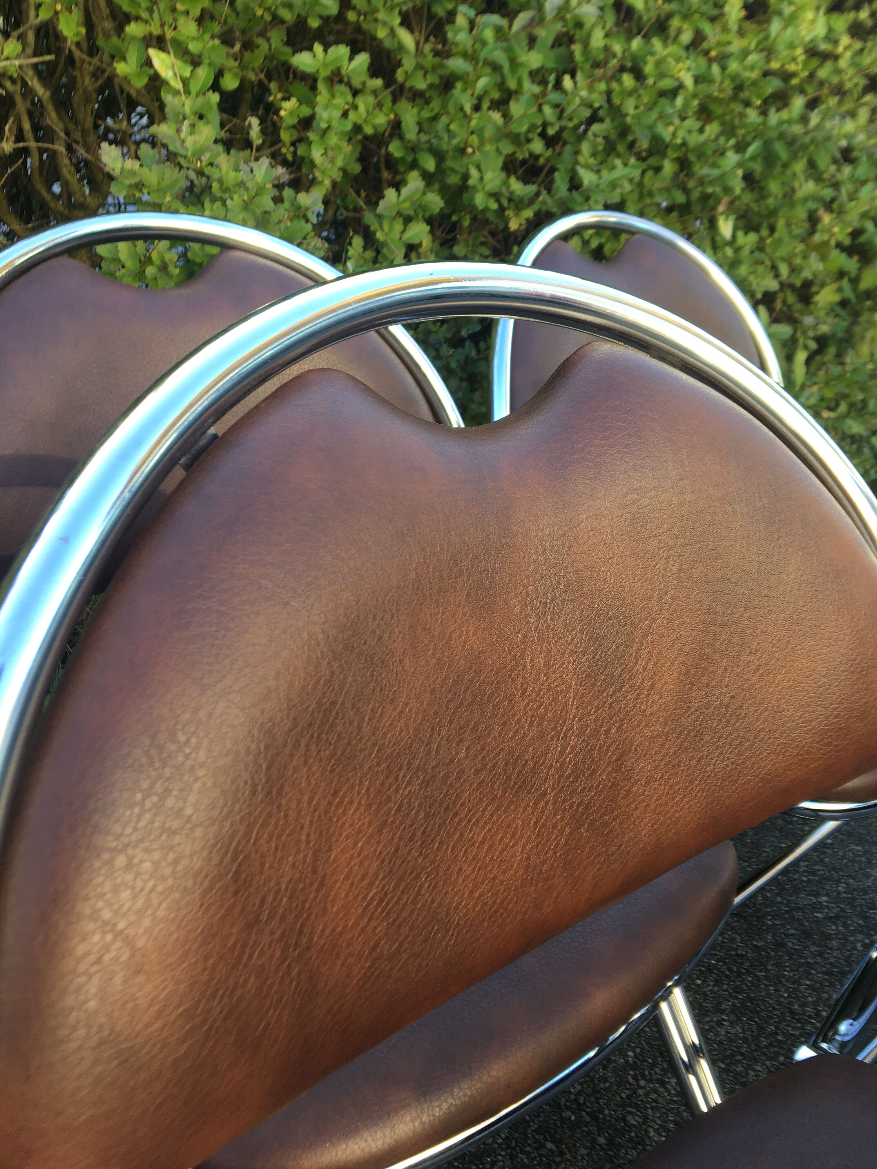 Set de 6 chaises pliantes acier et similicuir 70’s