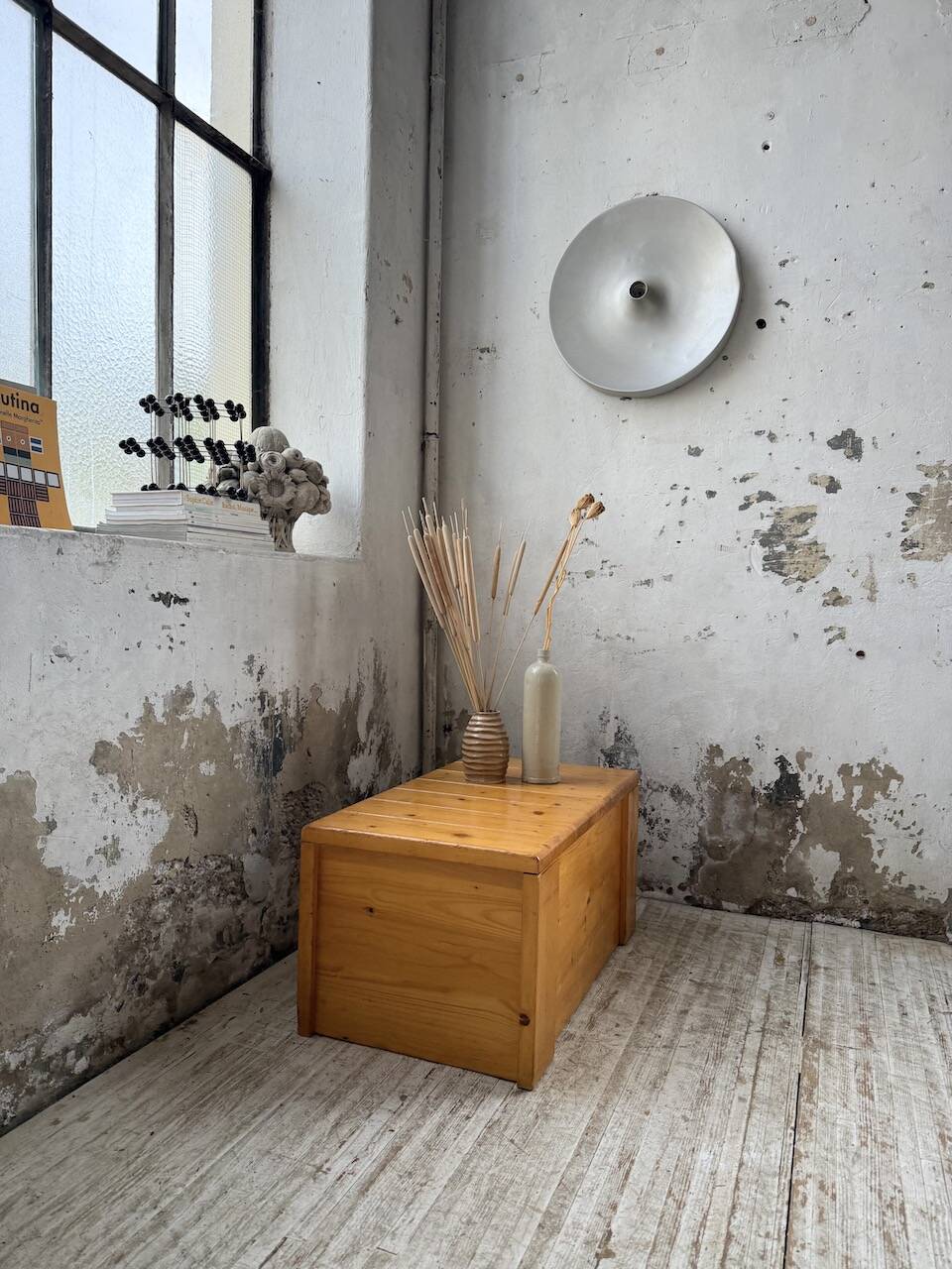 Chest or coffee table Perriand Les Arcs 1800