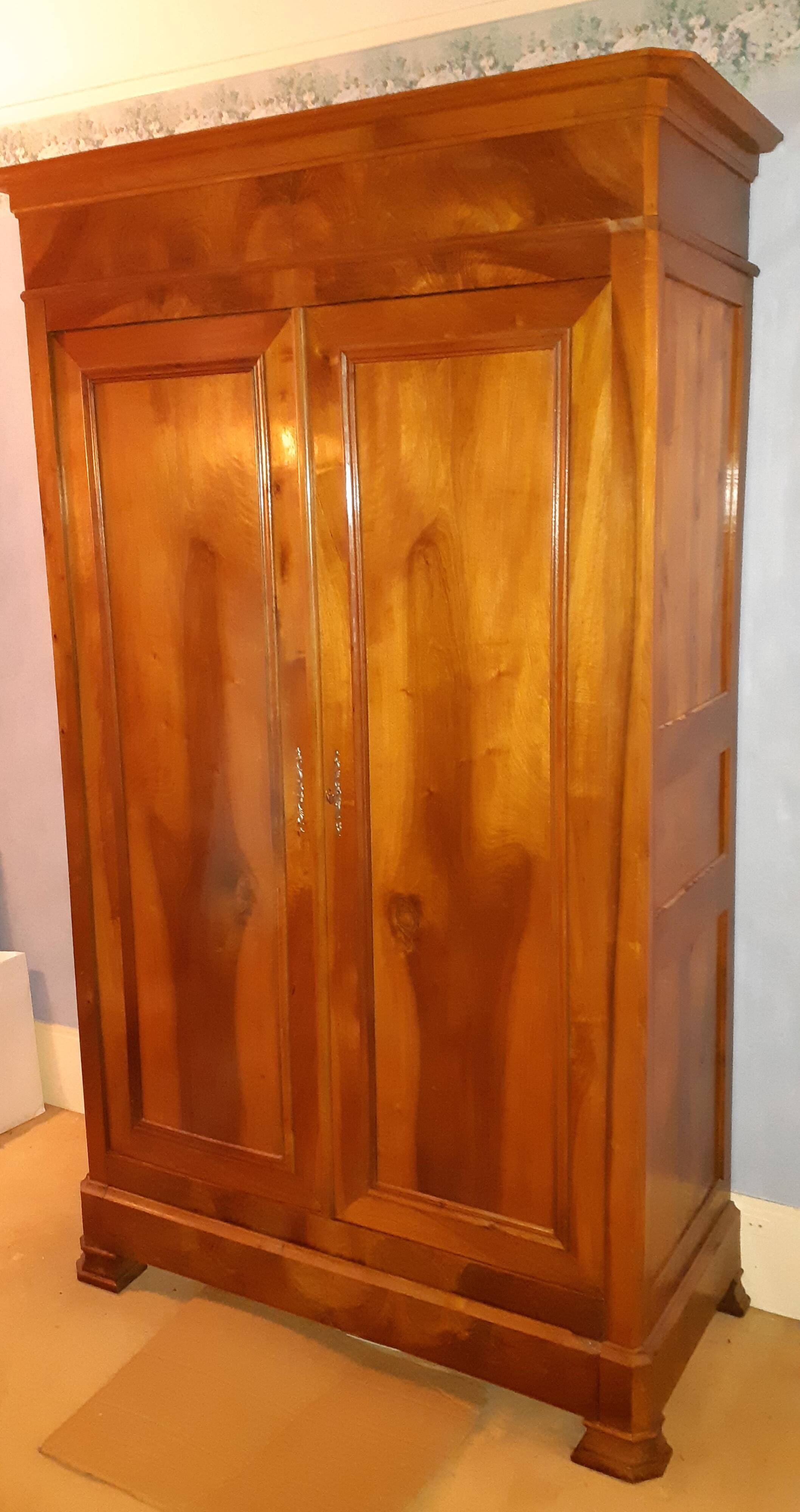 Vendeenne wood fruitier cabinet