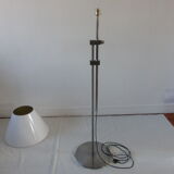 Lampadaire moderniste en acier