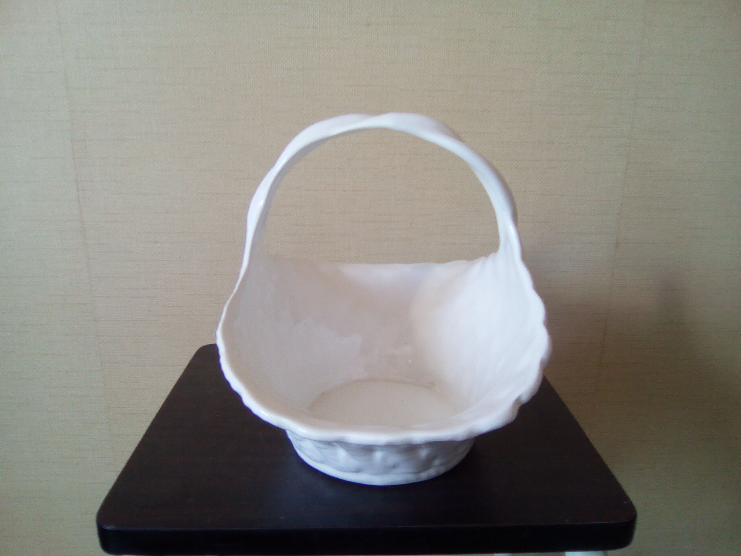 Ceramic fruit basket