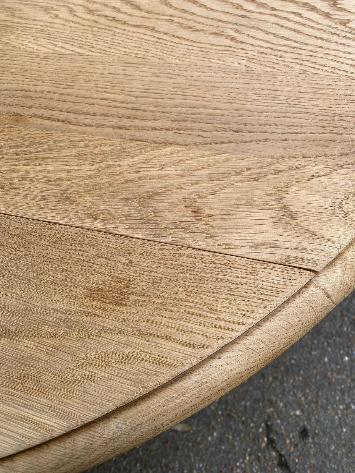 Renovated Louis Philippe round extendable dining table, 19th century