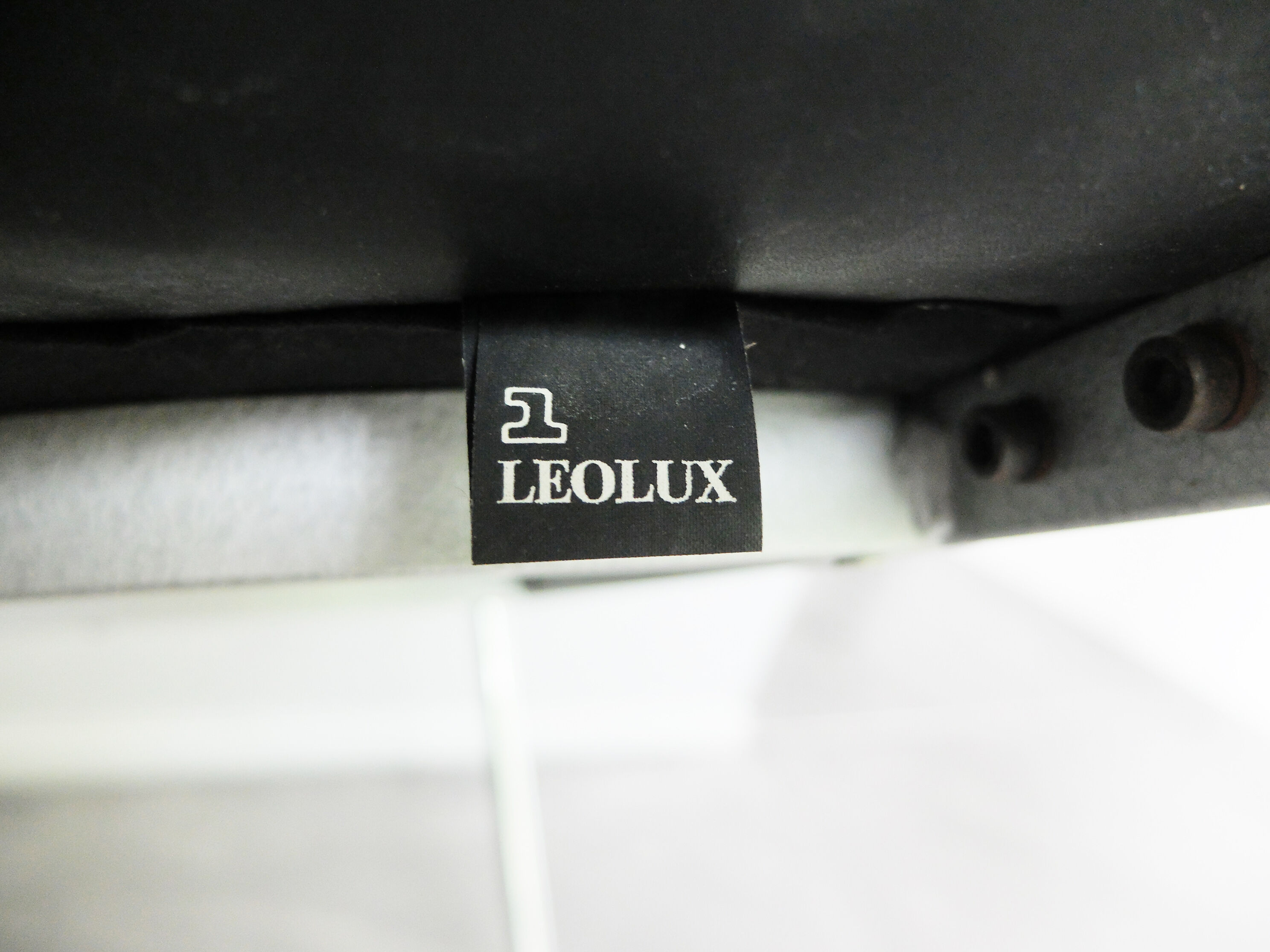 Divi lounge chair by Mark Van Tilburg for Leolux