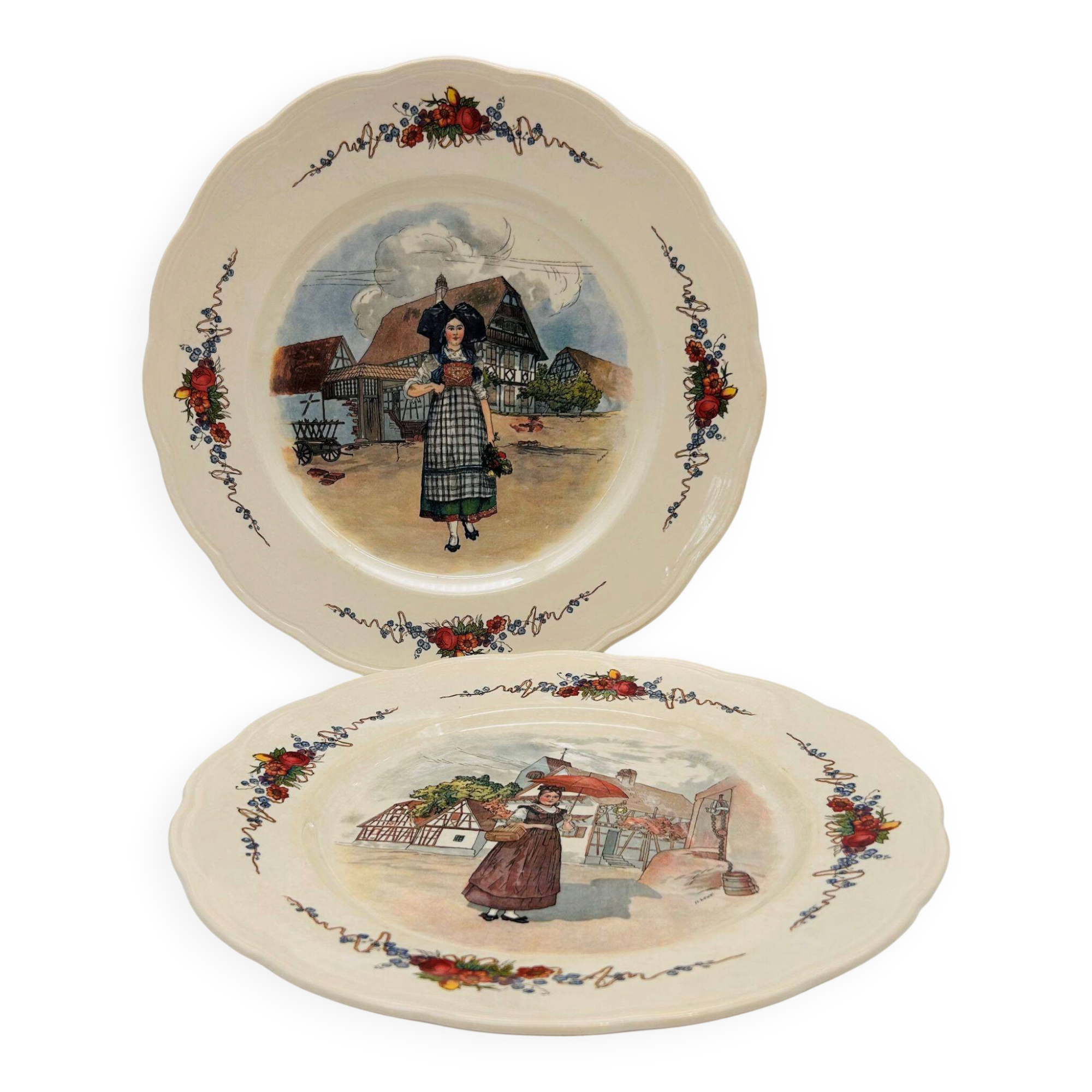 Set of 2 "Obernai" dishes from the Sarreguemines pottery.