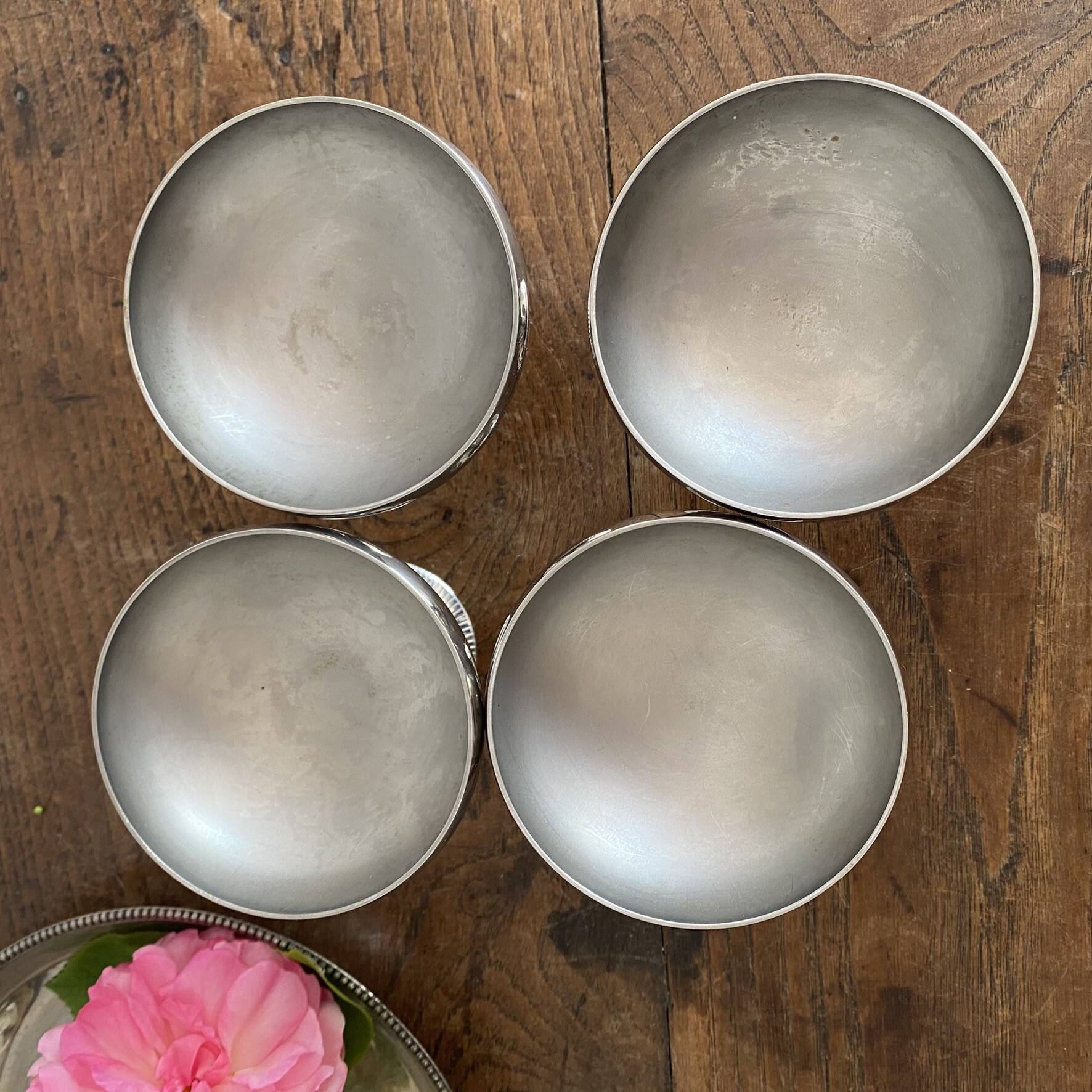 Coupes en inox vintage