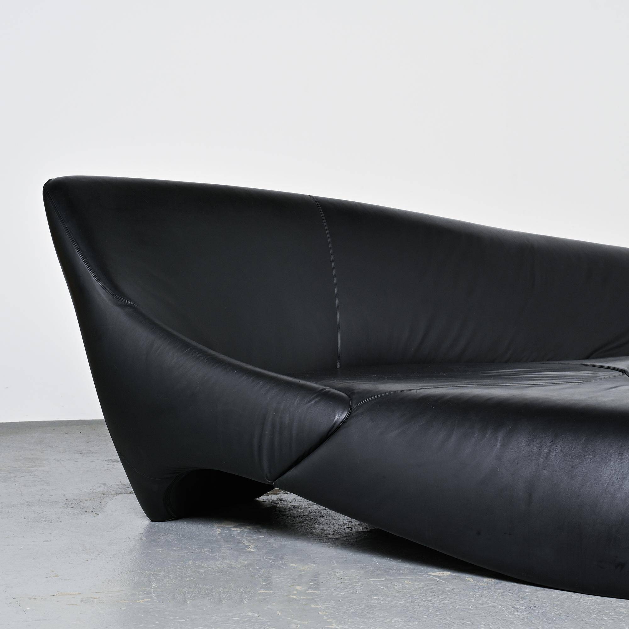 "Moon System" canapé in black leather, Zaha Hadid for B&B Italia, 2007