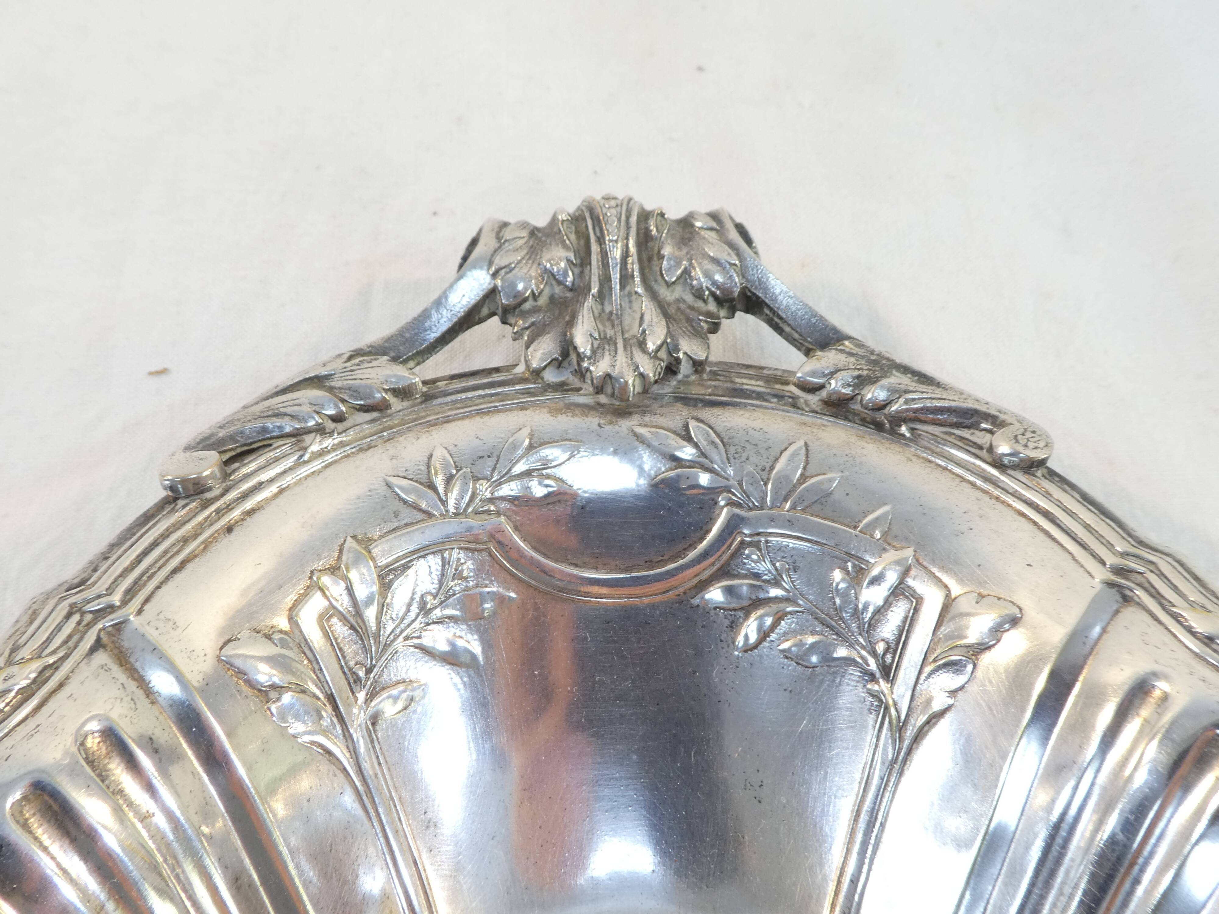 Old basket or bread basket in Silver Metal