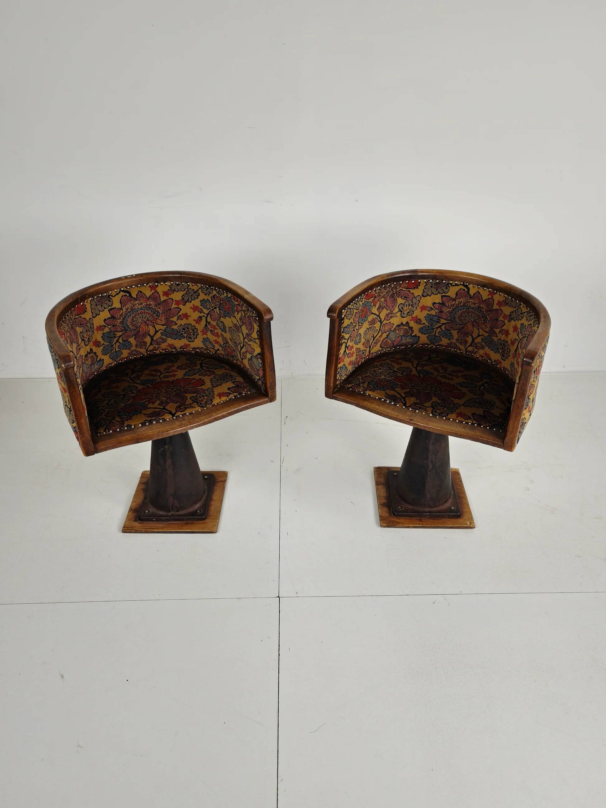 Chaises de bateau pivotantes uniques | Circa 1900–1920