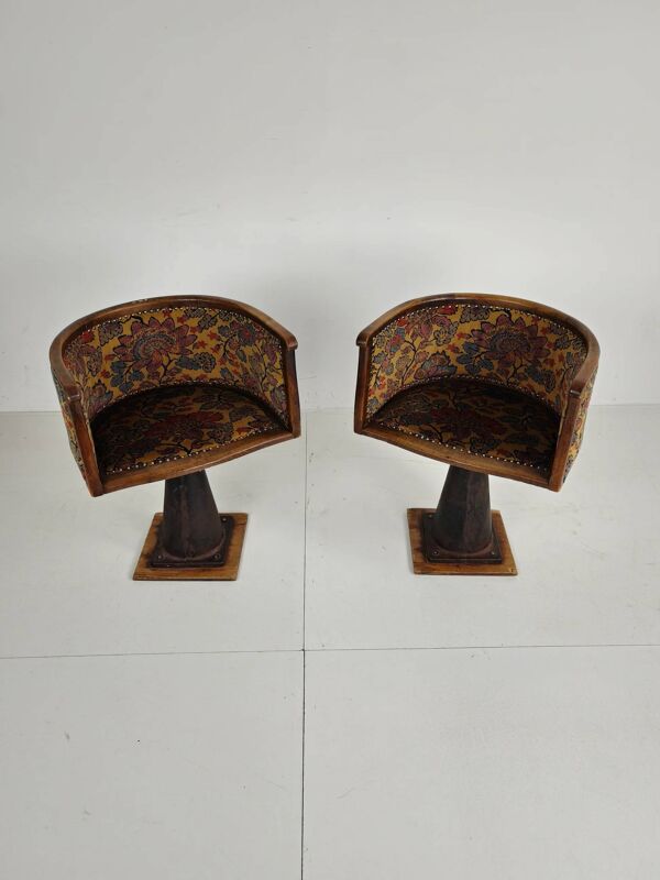 Chaises de bateau pivotantes uniques   Circa 1900–1920